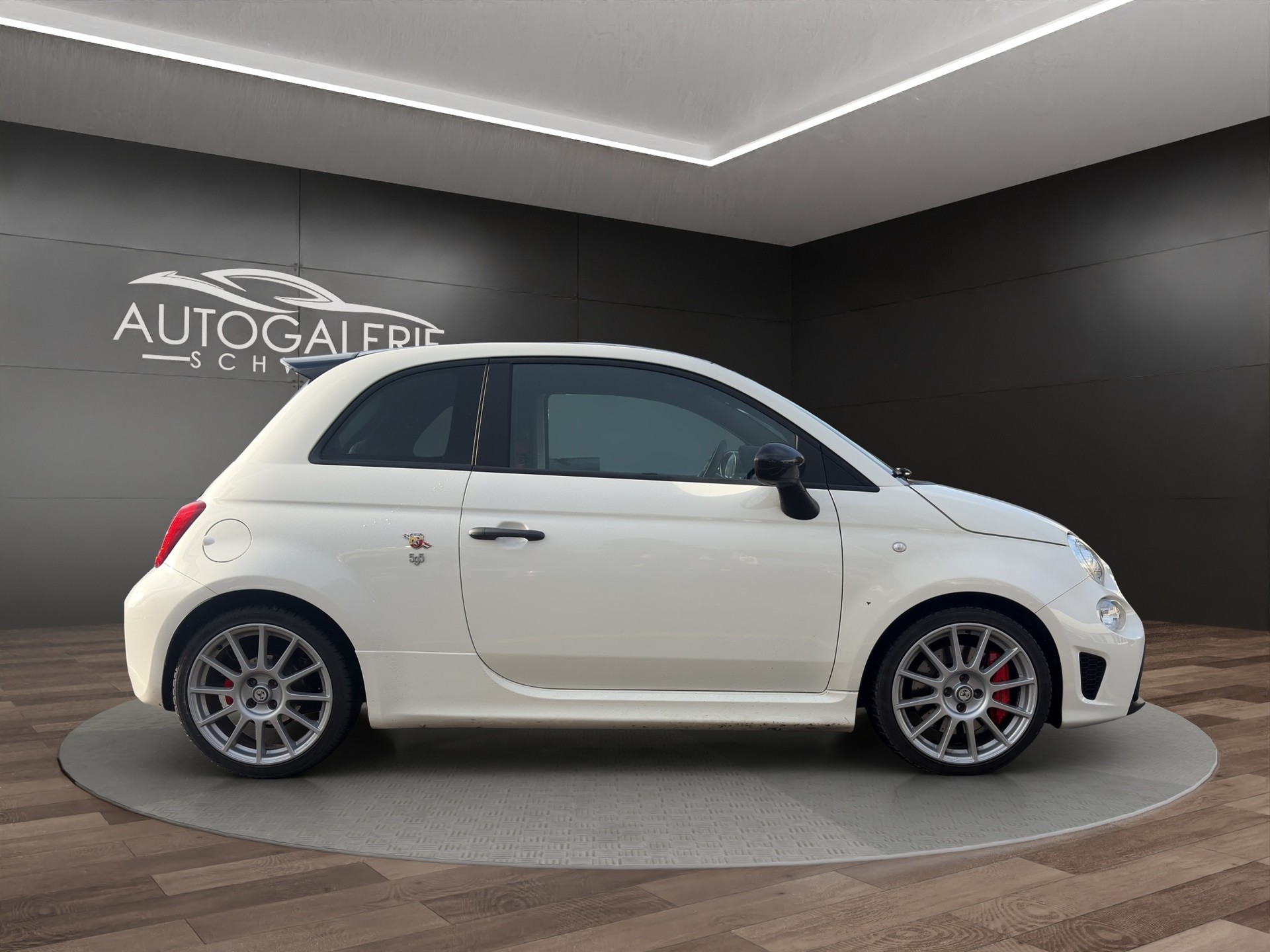 FIAT 595 1.4 16V Turbo Abarth Competizione | CH | Carbon | Bi-Xenon | Navigation Touch |-showroom-element-1