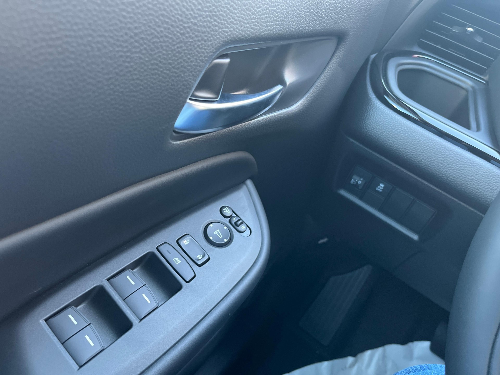 HONDA Jazz 1.5 i-MMD Advance - mit Aktionsleasing 1.9% und 8 Jahren Garantie!-image-12