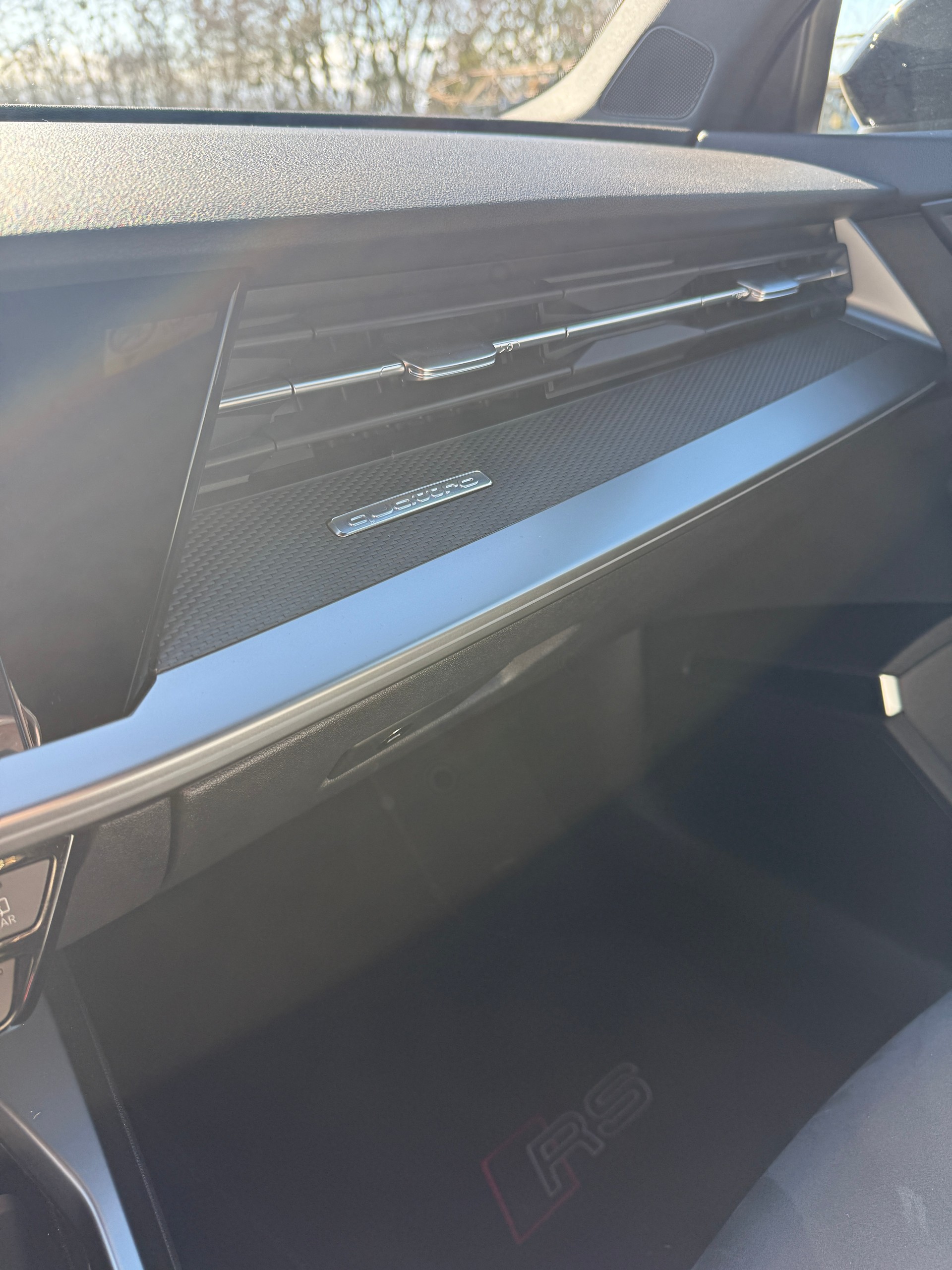 AUDI RS3 Sportback 2.5 TSI quattro S-tronic-image-15