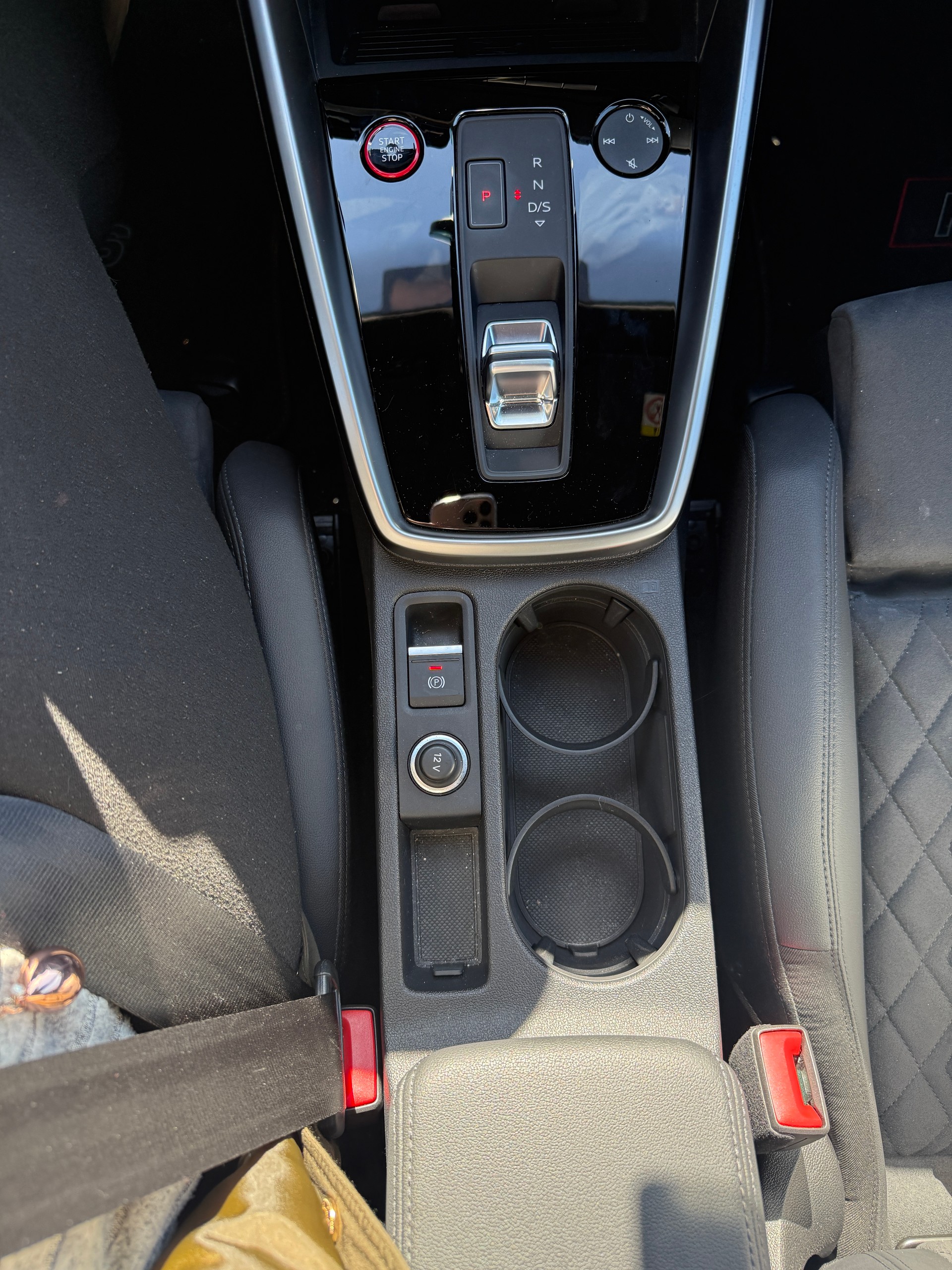AUDI RS3 Sportback 2.5 TSI quattro S-tronic-image-14