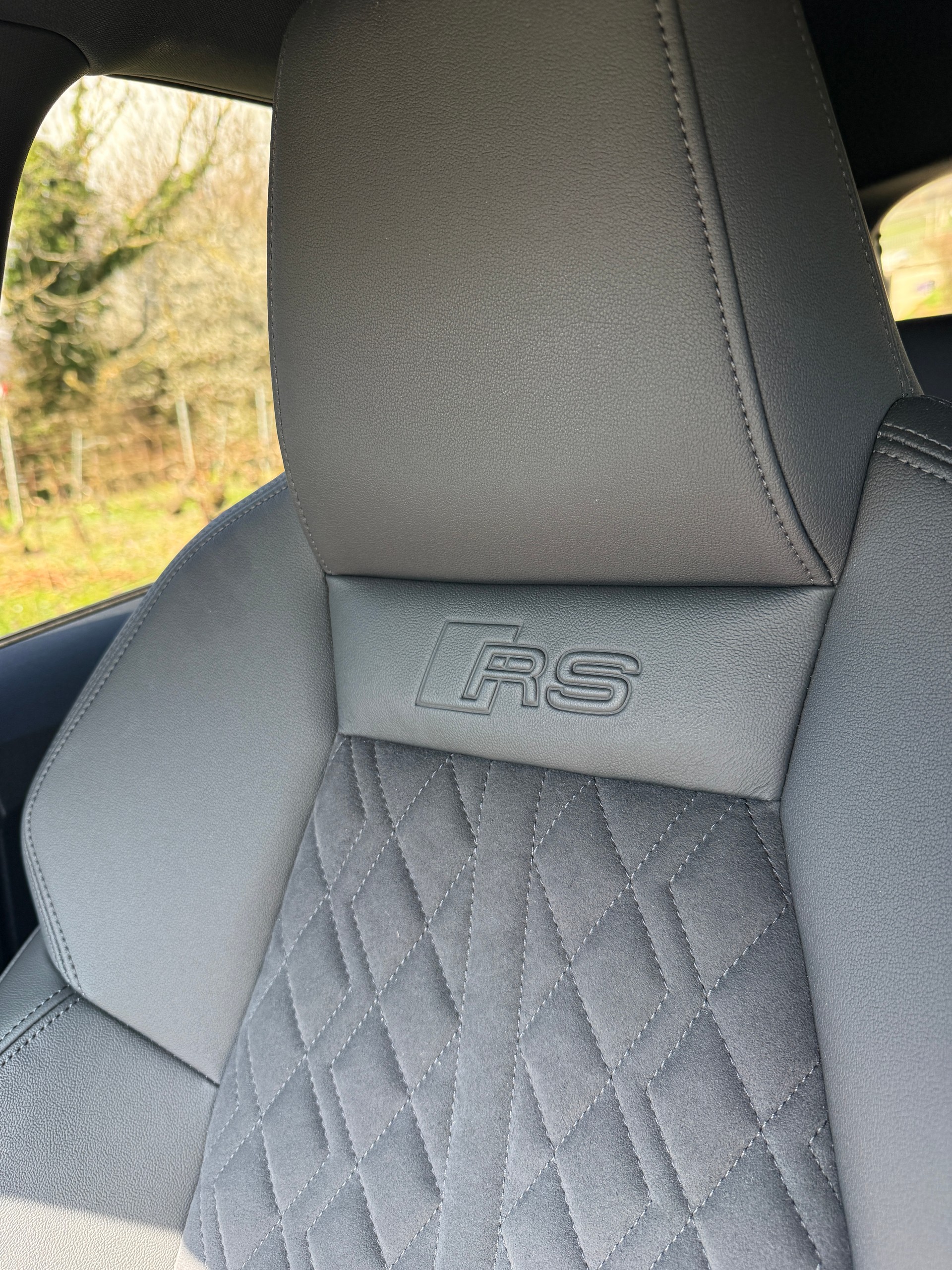 AUDI RS3 Sportback 2.5 TSI quattro S-tronic-image-18
