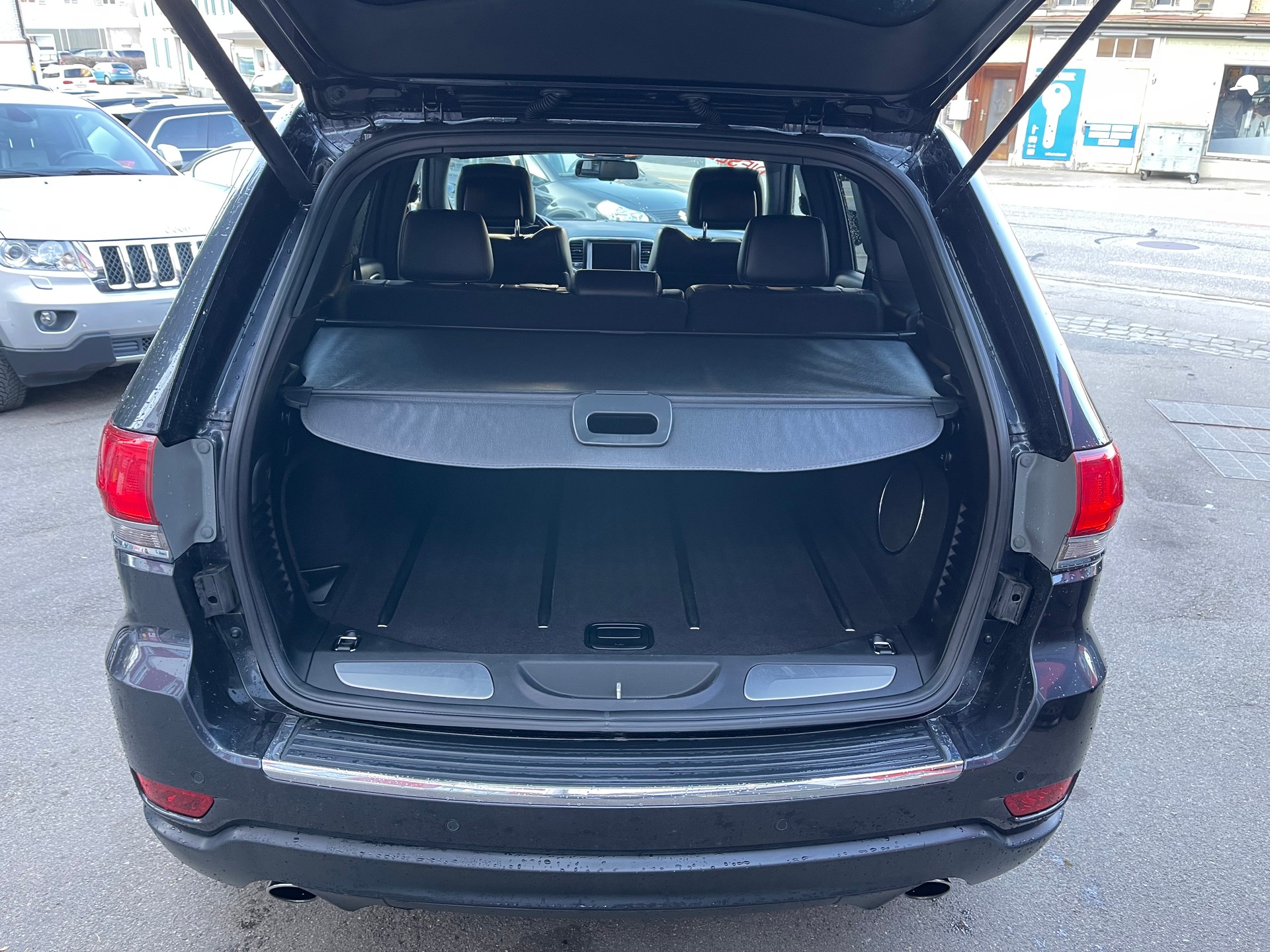 JEEP Grand Cherokee 3.0 CRD Limited Automatic-image-12