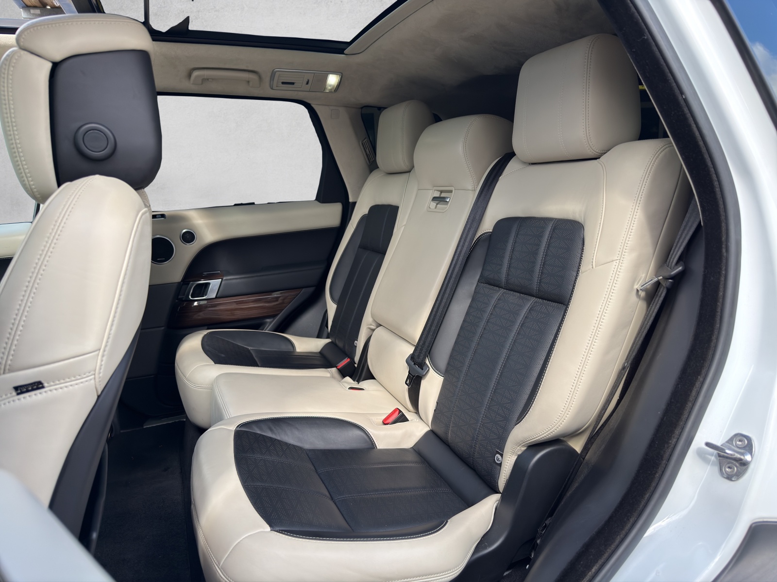 LAND ROVER Range Rover Sport 3.0 SDV6 AB Dynamic Automatic-image-16