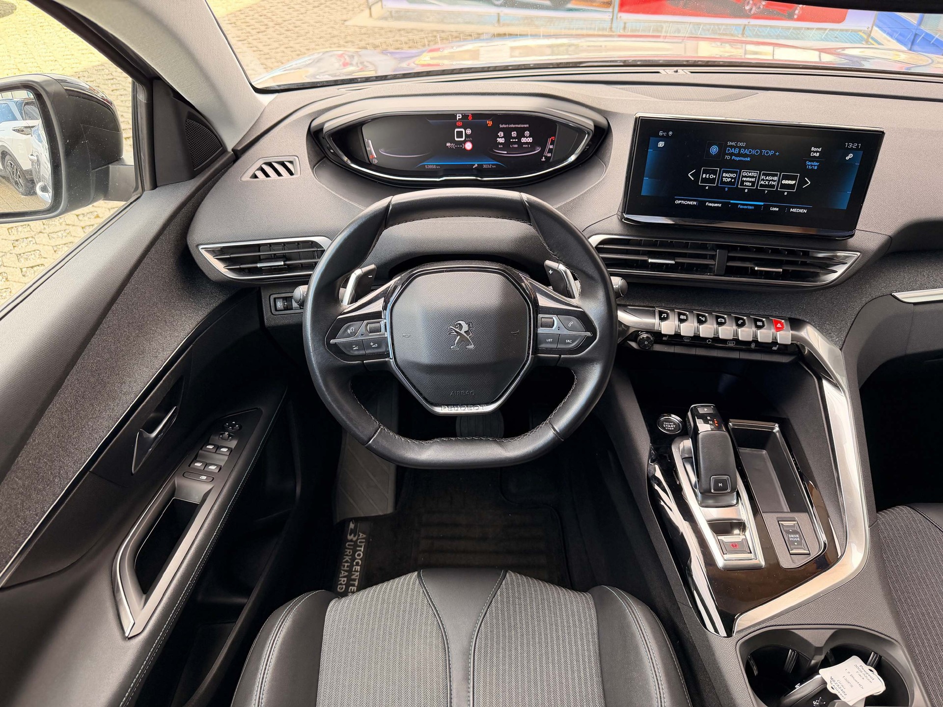 PEUGEOT 3008 1.5 BlueHDi Allure Pack Anhängevorrichtung-image-11