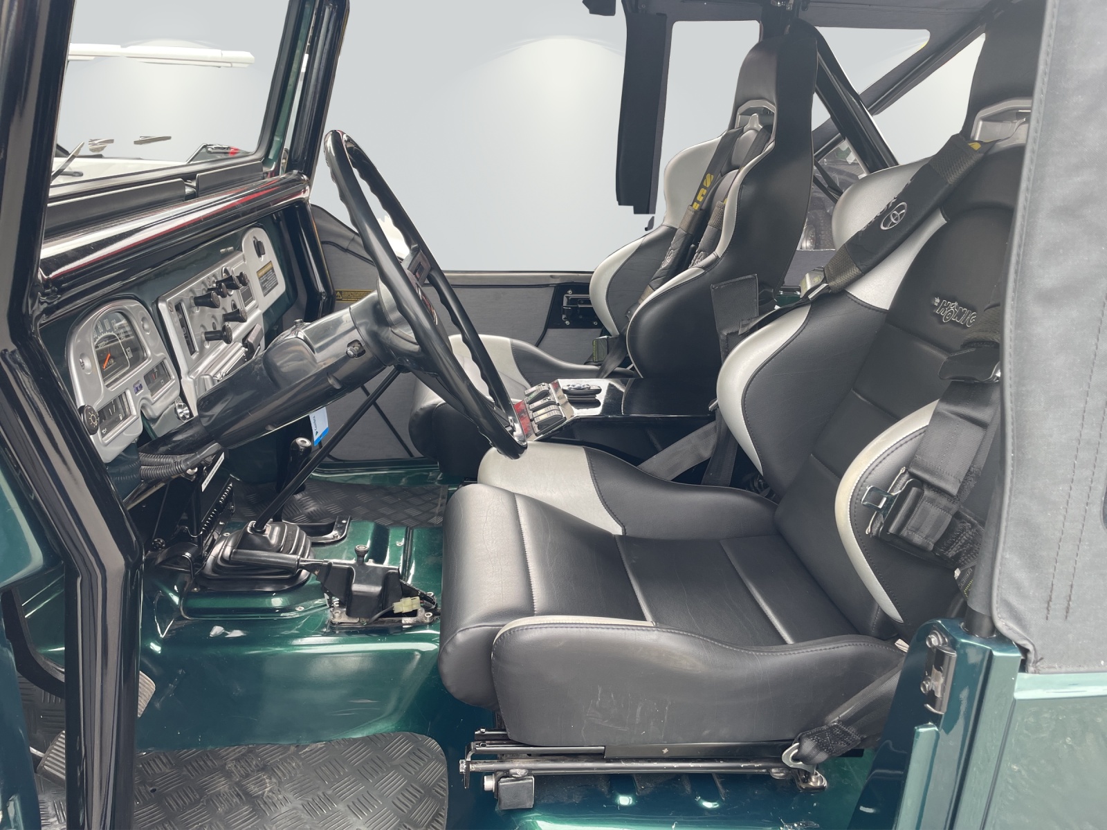 TOYOTA LAND CRUISER BJ42-image-4