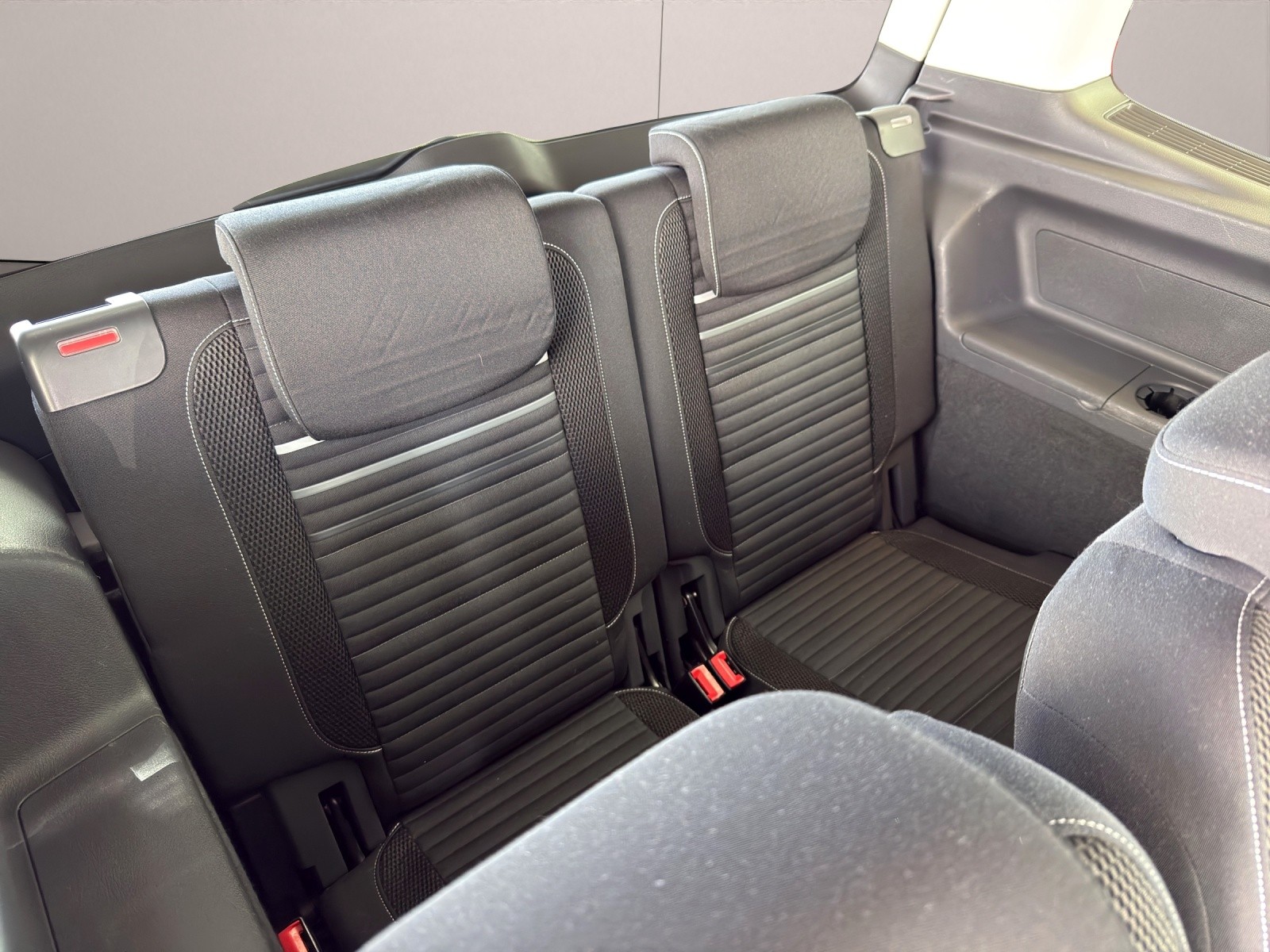 VW Touran 1.4 TSI Comfortline DSG 7 Plätzer-image-12