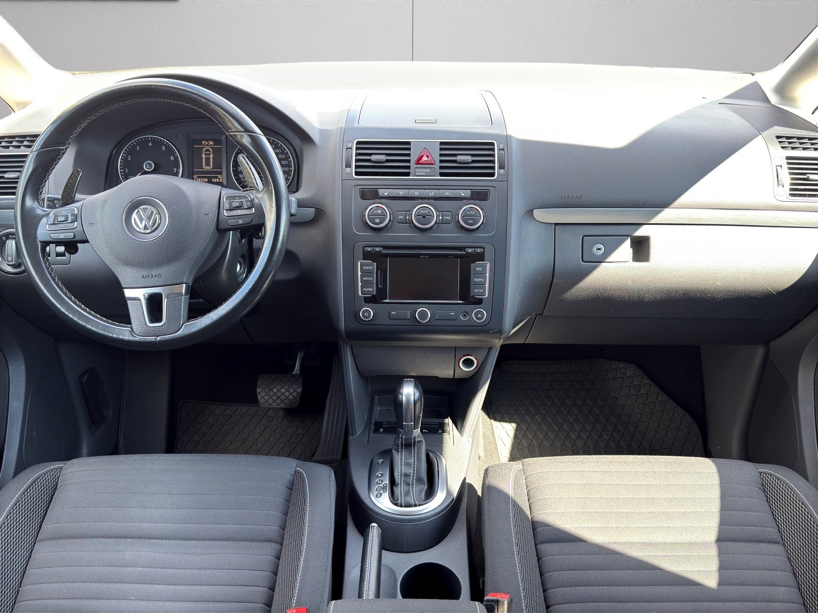 VW Touran 1.4 TSI Comfortline DSG 7 Plätzer-image-18