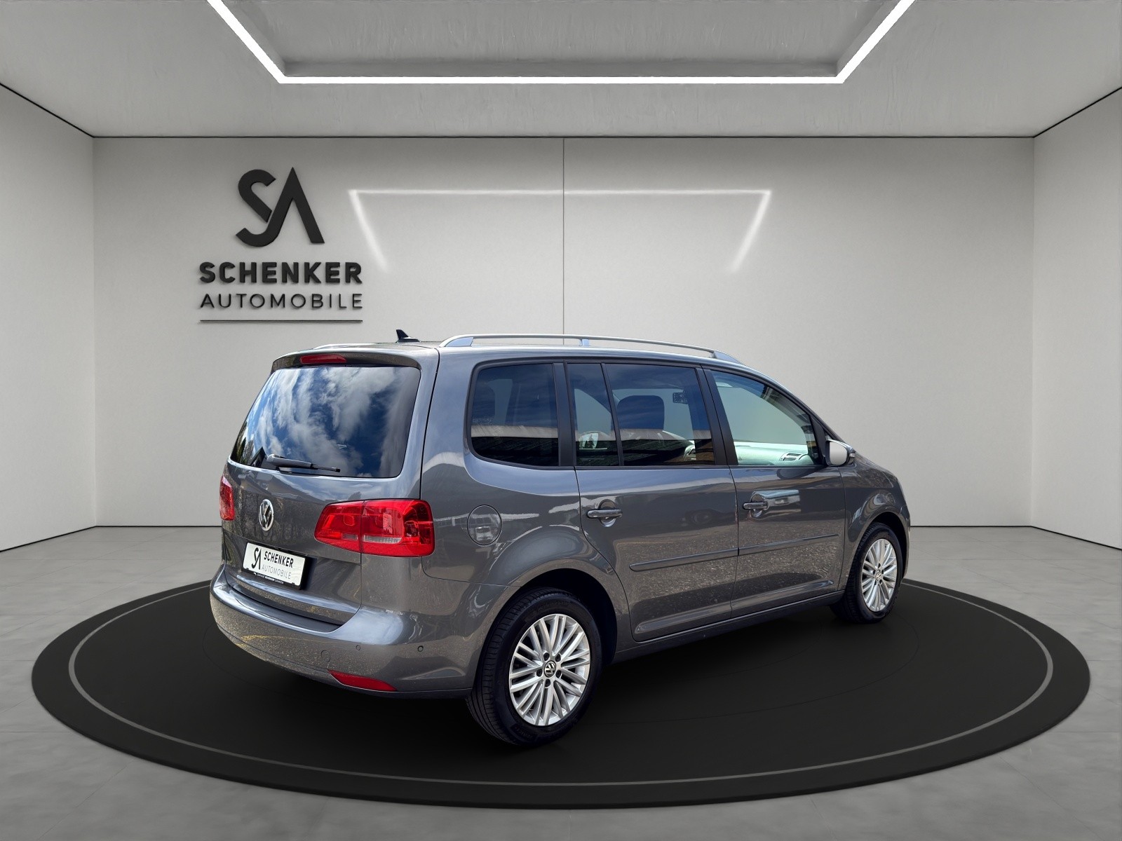 VW Touran 1.4 TSI Comfortline DSG 7 Plätzer-image-4