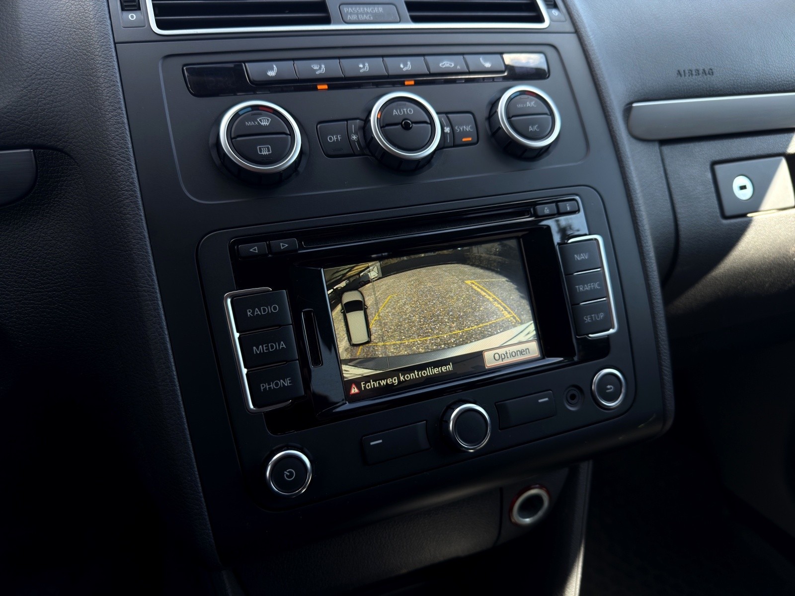 VW Touran 1.4 TSI Comfortline DSG 7 Plätzer-image-14