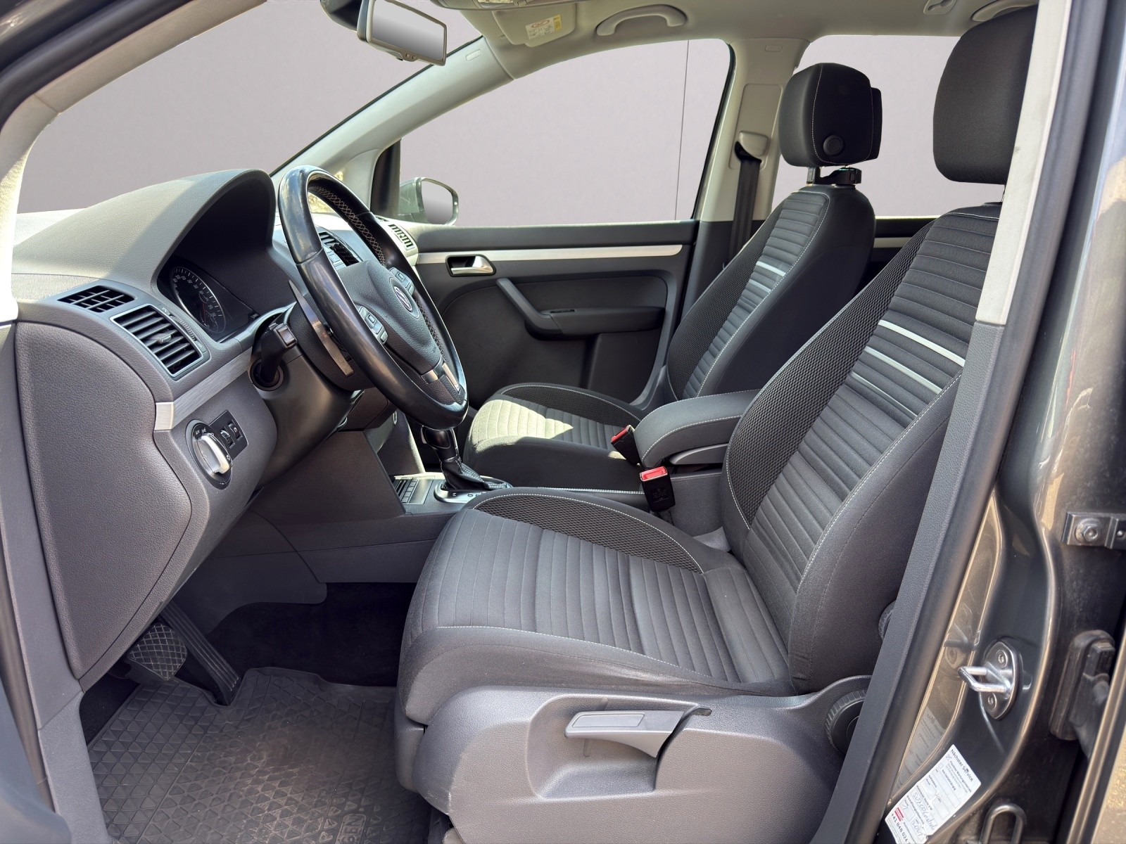 VW Touran 1.4 TSI Comfortline DSG 7 Plätzer-image-8