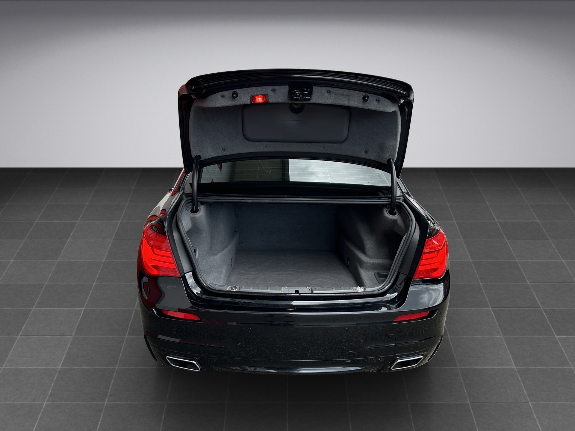 BMW 740d M Sport Paket-image-15
