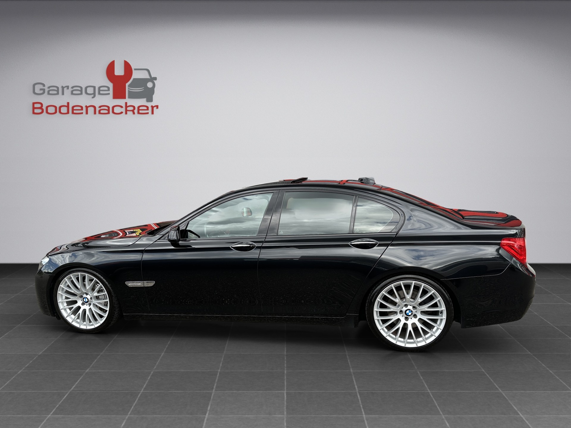 BMW 740d M Sport Paket-showroom-element-2