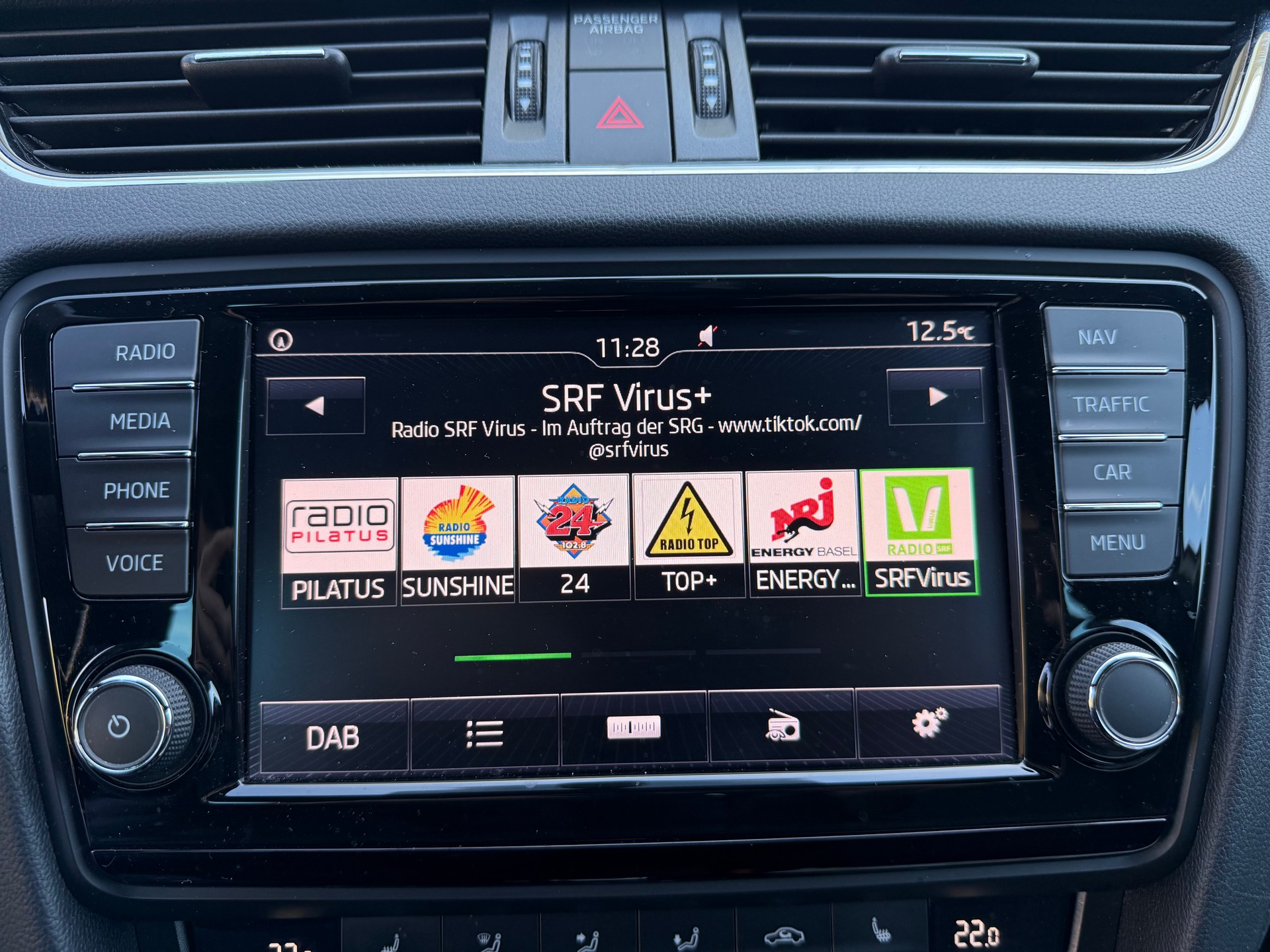 SKODA Octavia Combi 2.0 TDI RS DSG-image-9
