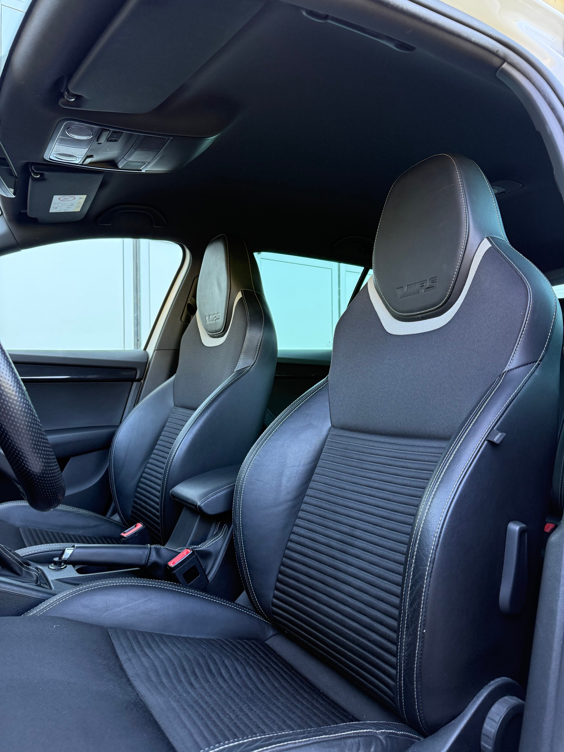 SKODA Octavia Combi 2.0 TDI RS DSG-image-15