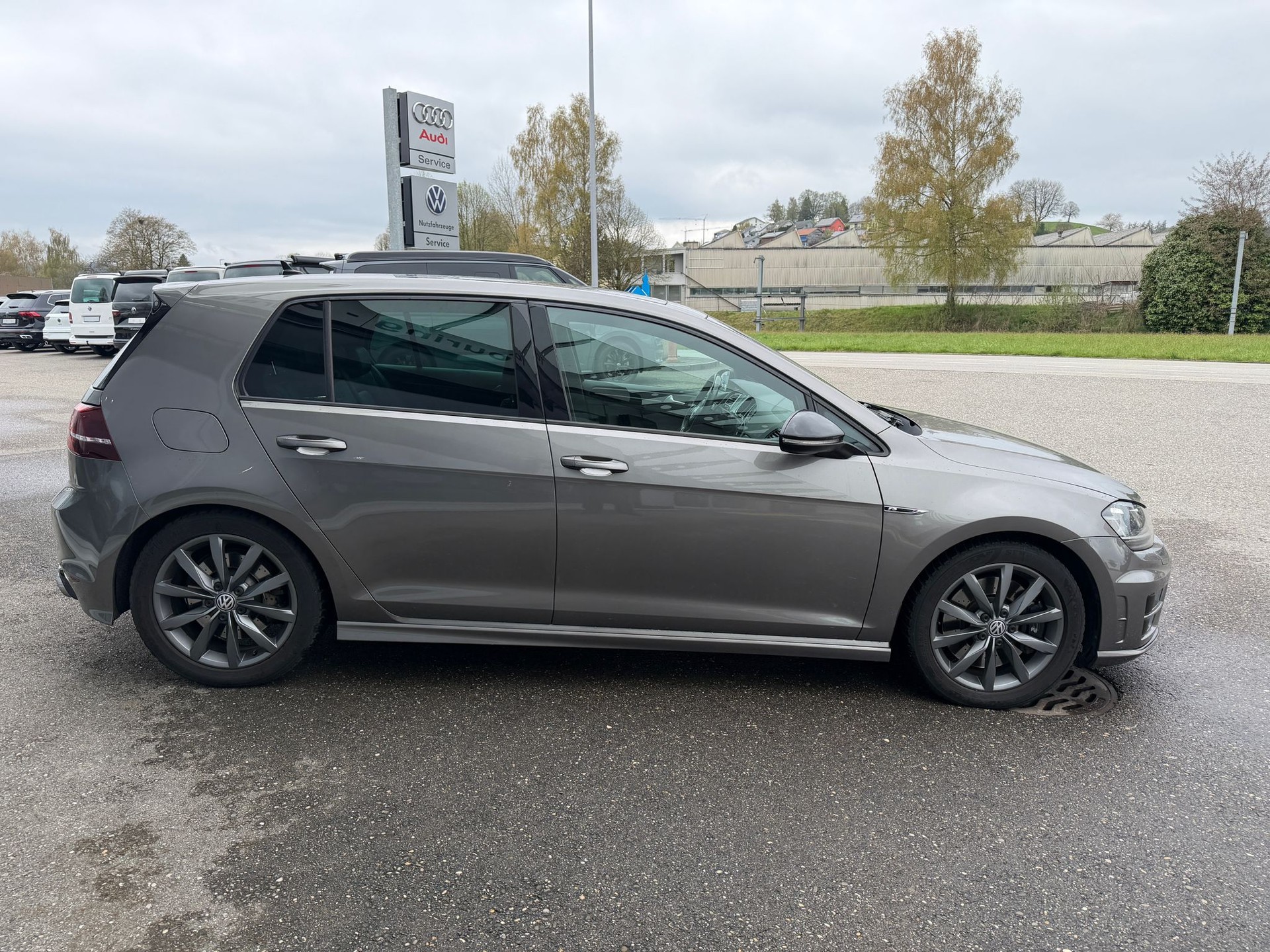 VW Golf 2.0 TSI R 4Motion DSG-image-5