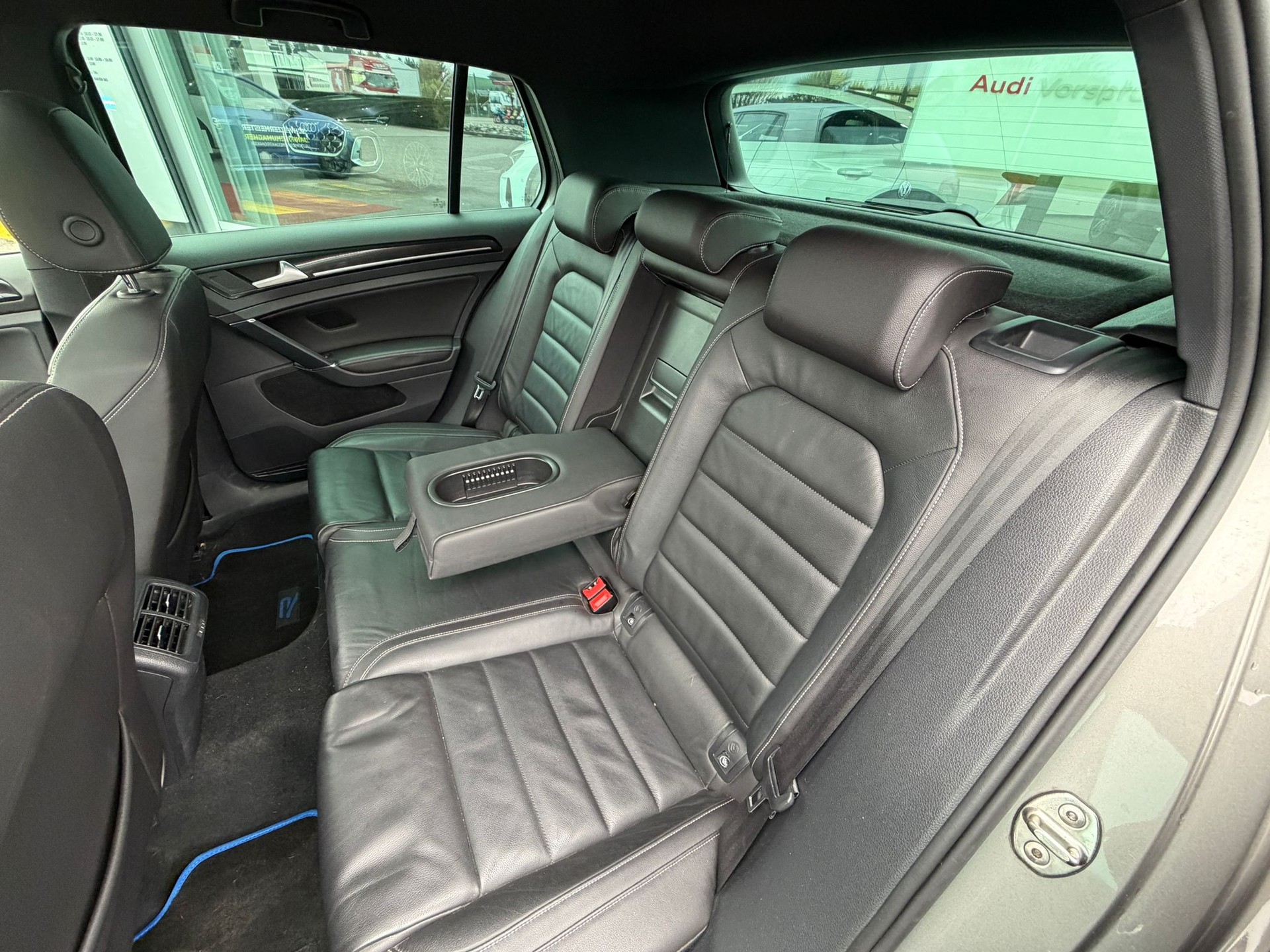 VW Golf 2.0 TSI R 4Motion DSG-image-23