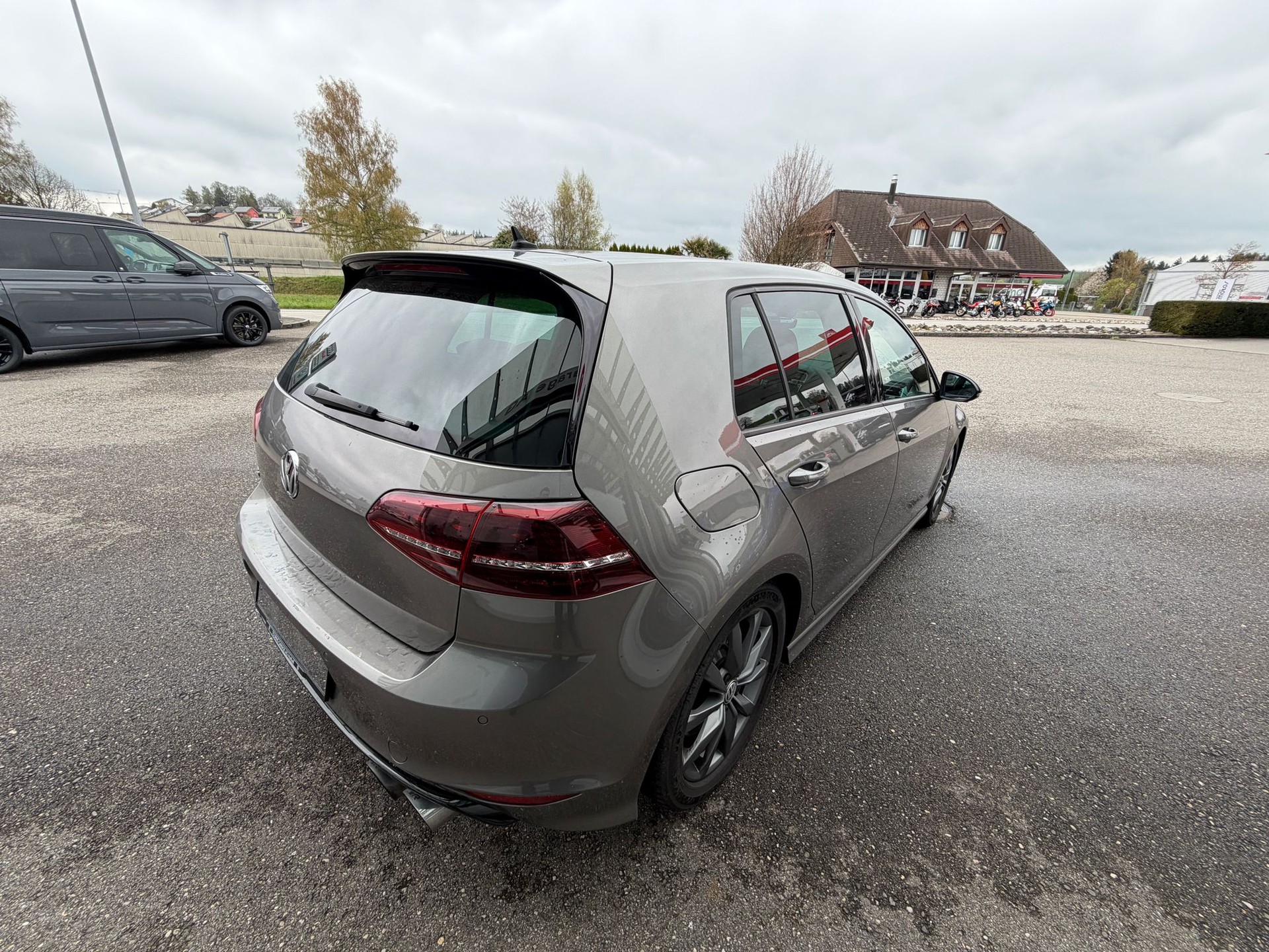 VW Golf 2.0 TSI R 4Motion DSG-image-4