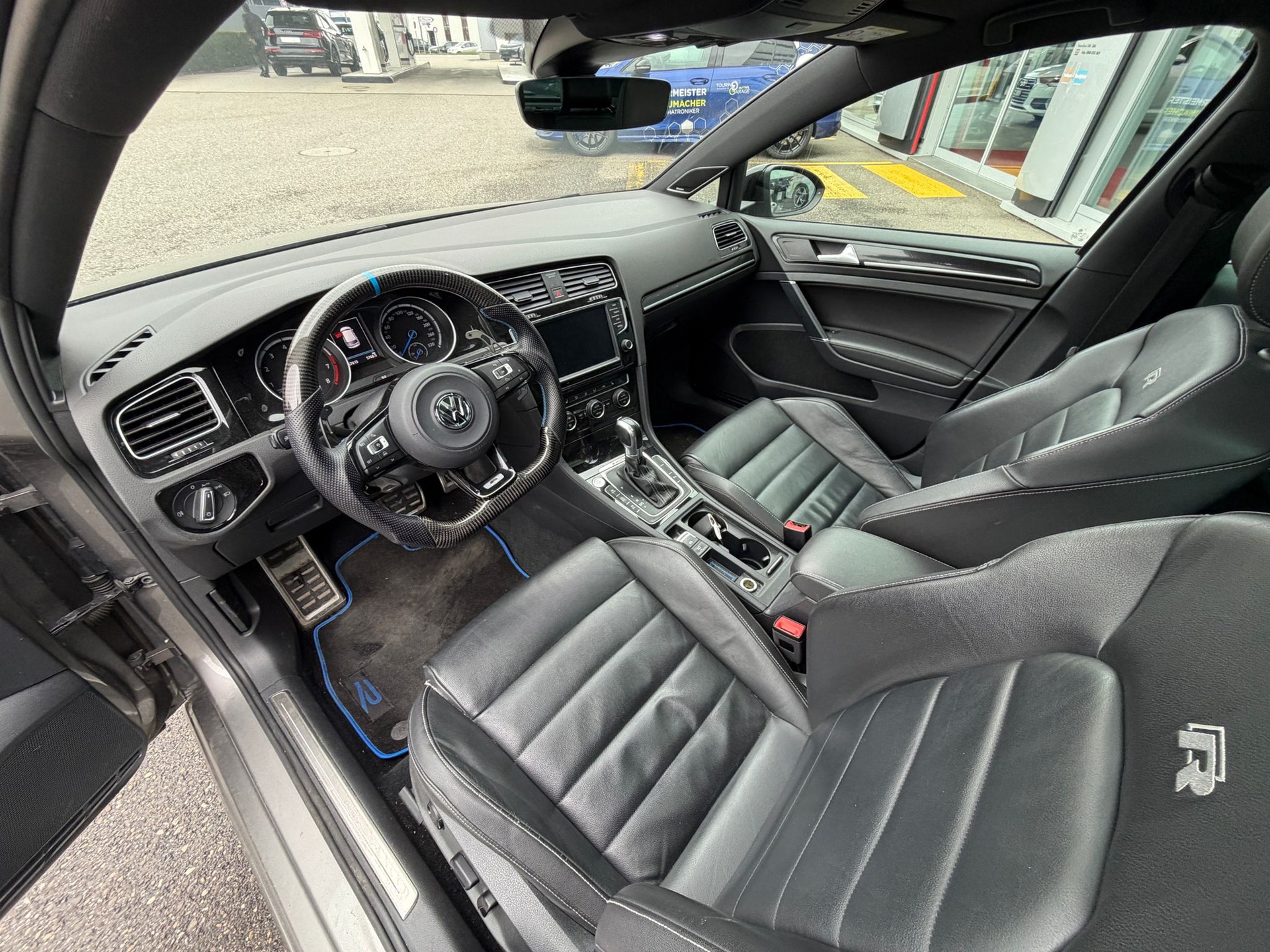 VW Golf 2.0 TSI R 4Motion DSG-image-10
