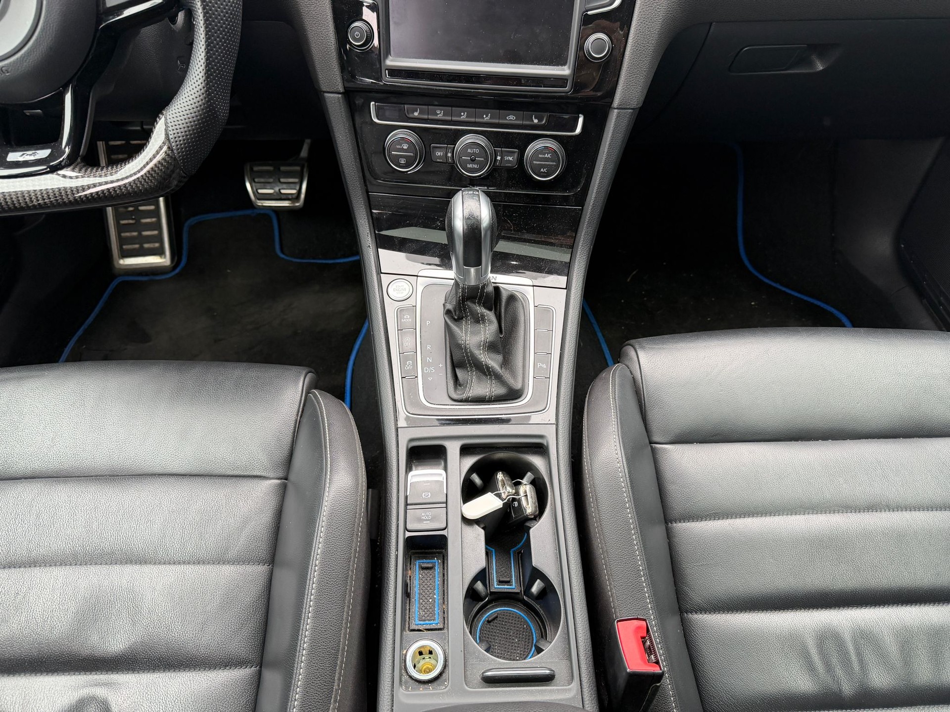 VW Golf 2.0 TSI R 4Motion DSG-image-19