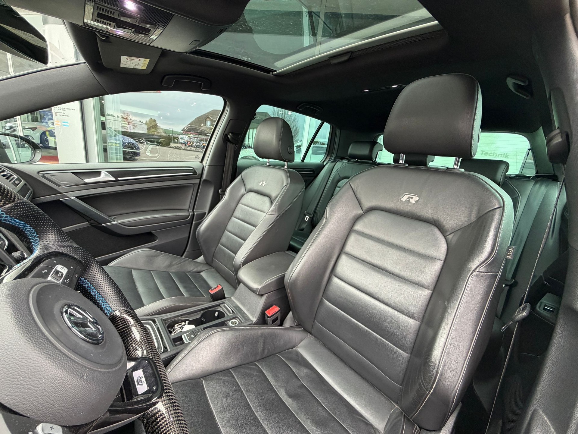 VW Golf 2.0 TSI R 4Motion DSG-image-21