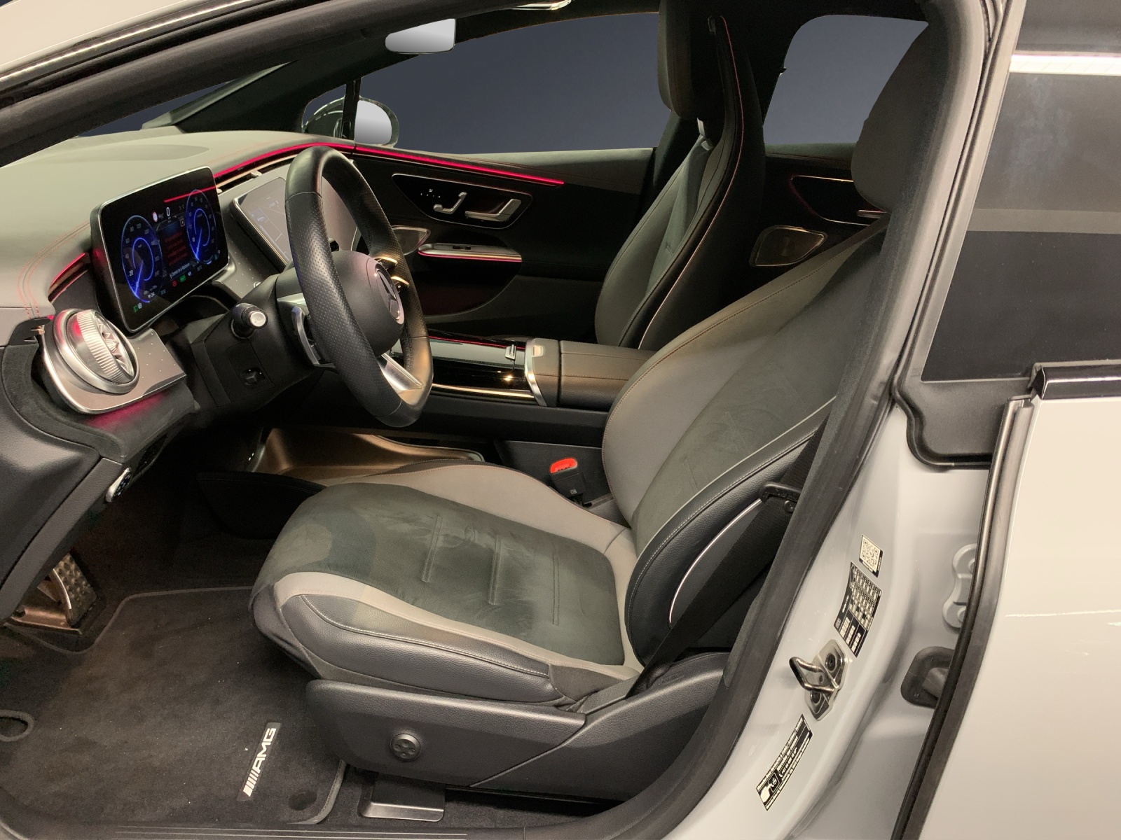 MERCEDES-BENZ EQE 350 4 Matic-image-5