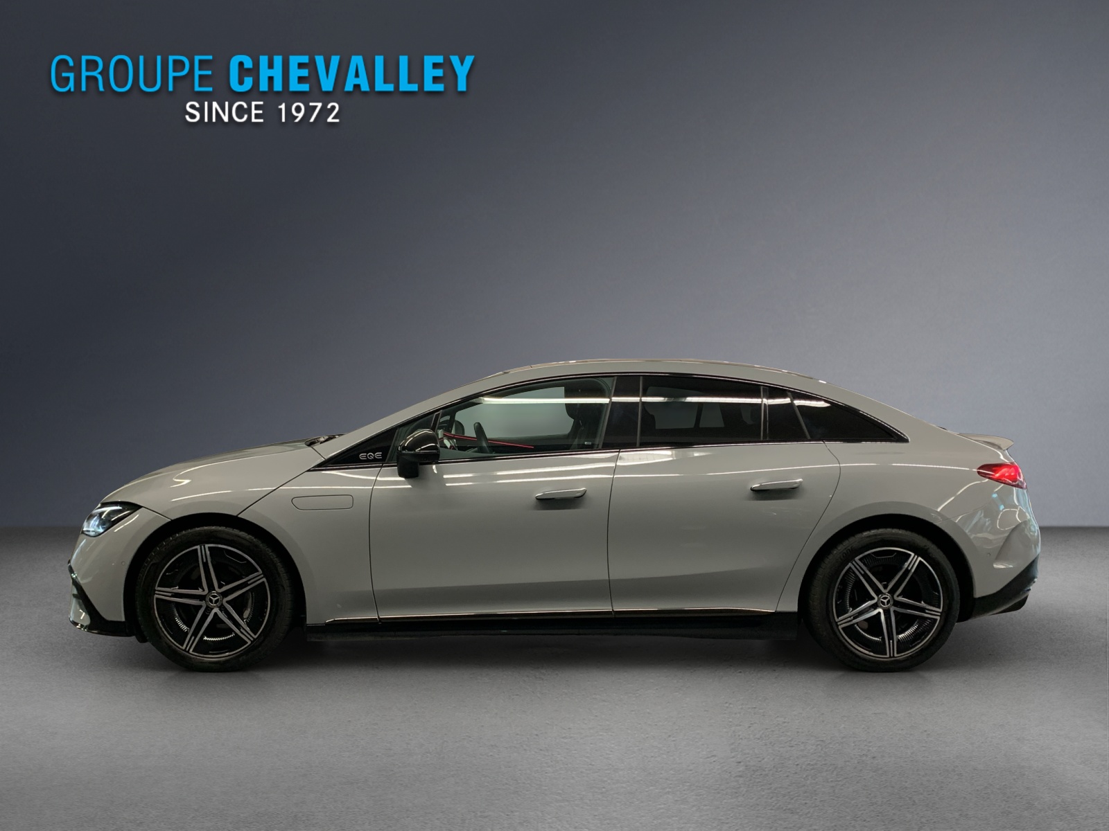 MERCEDES-BENZ EQE 350 4 Matic-showroom-element-3