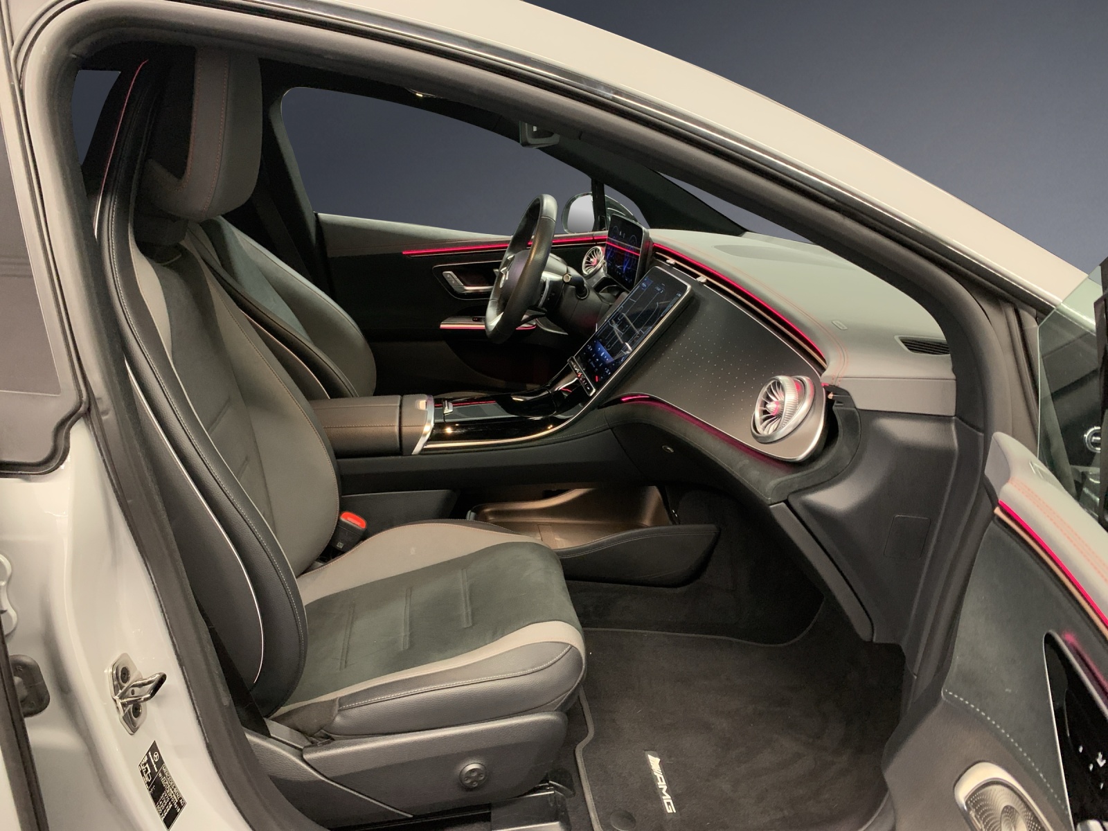 MERCEDES-BENZ EQE 350 4 Matic-image-6