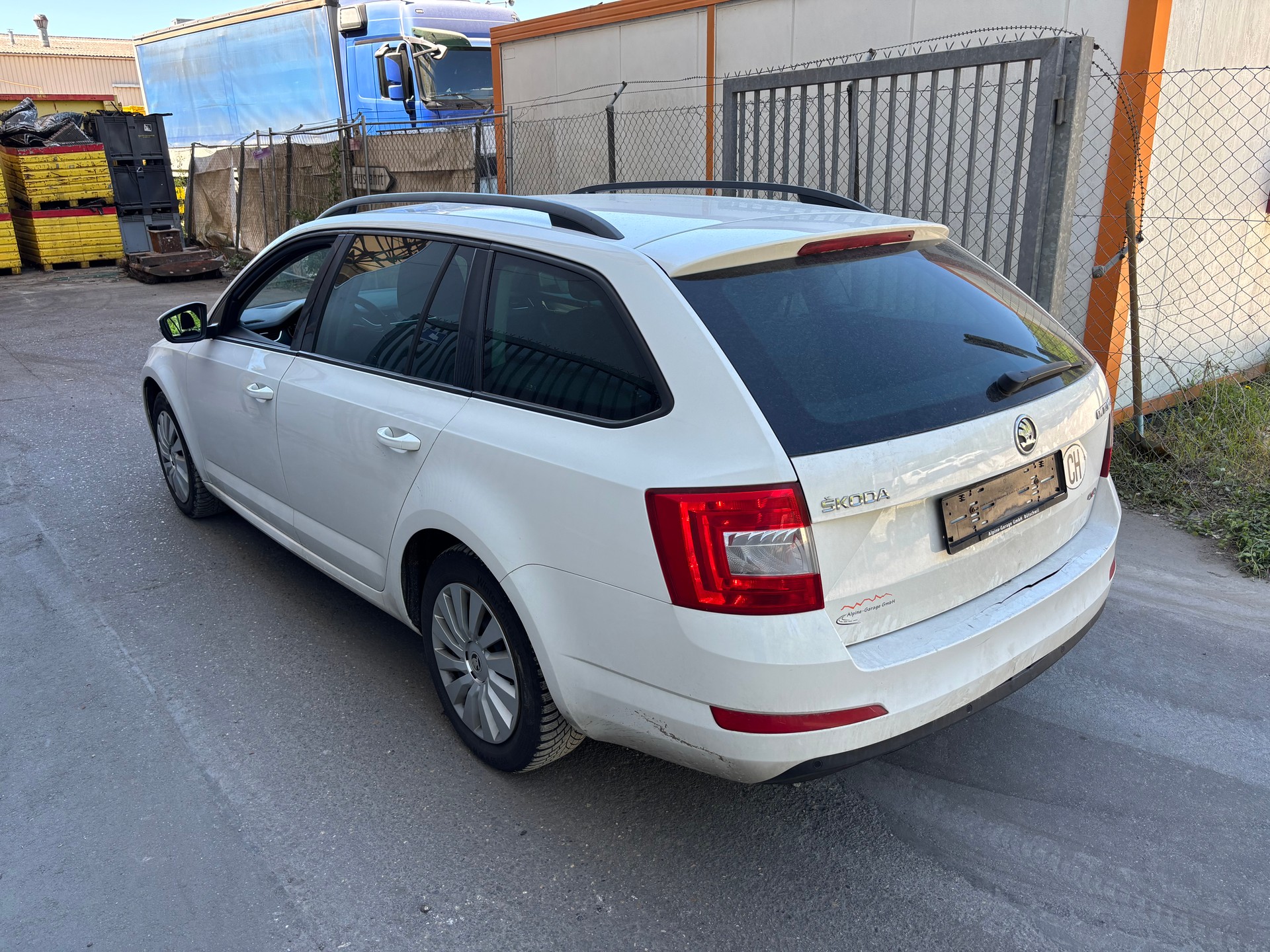 SKODA Octavia Combi 1.8 TSI Ambition 4x4 DSG-image-3