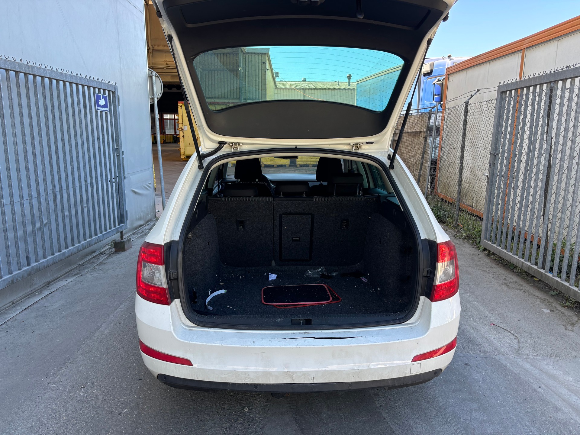 SKODA Octavia Combi 1.8 TSI Ambition 4x4 DSG-image-6