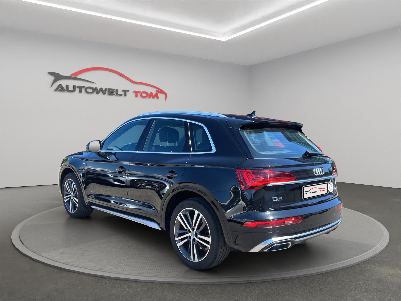 AUDI Q5 40 TDI S-line *FACELIFT* quattro S-tronic-image-2