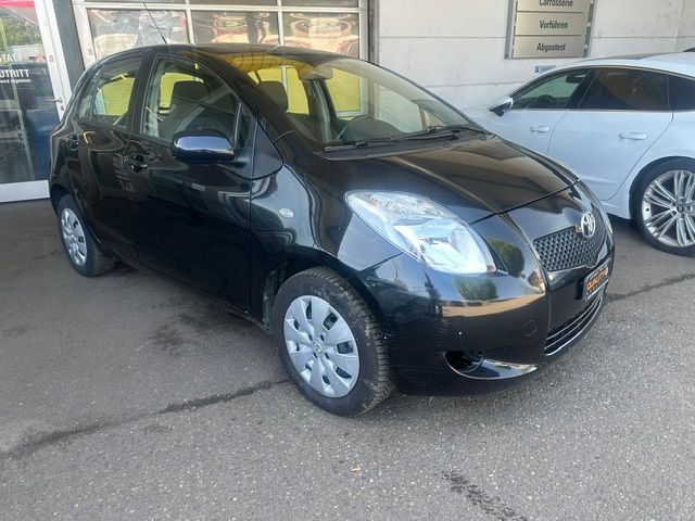 TOYOTA Yaris 1.33 Linea Terra