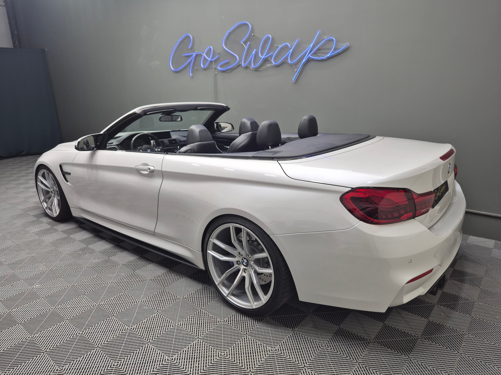BMW M4 Cabriolet DKG-image-10