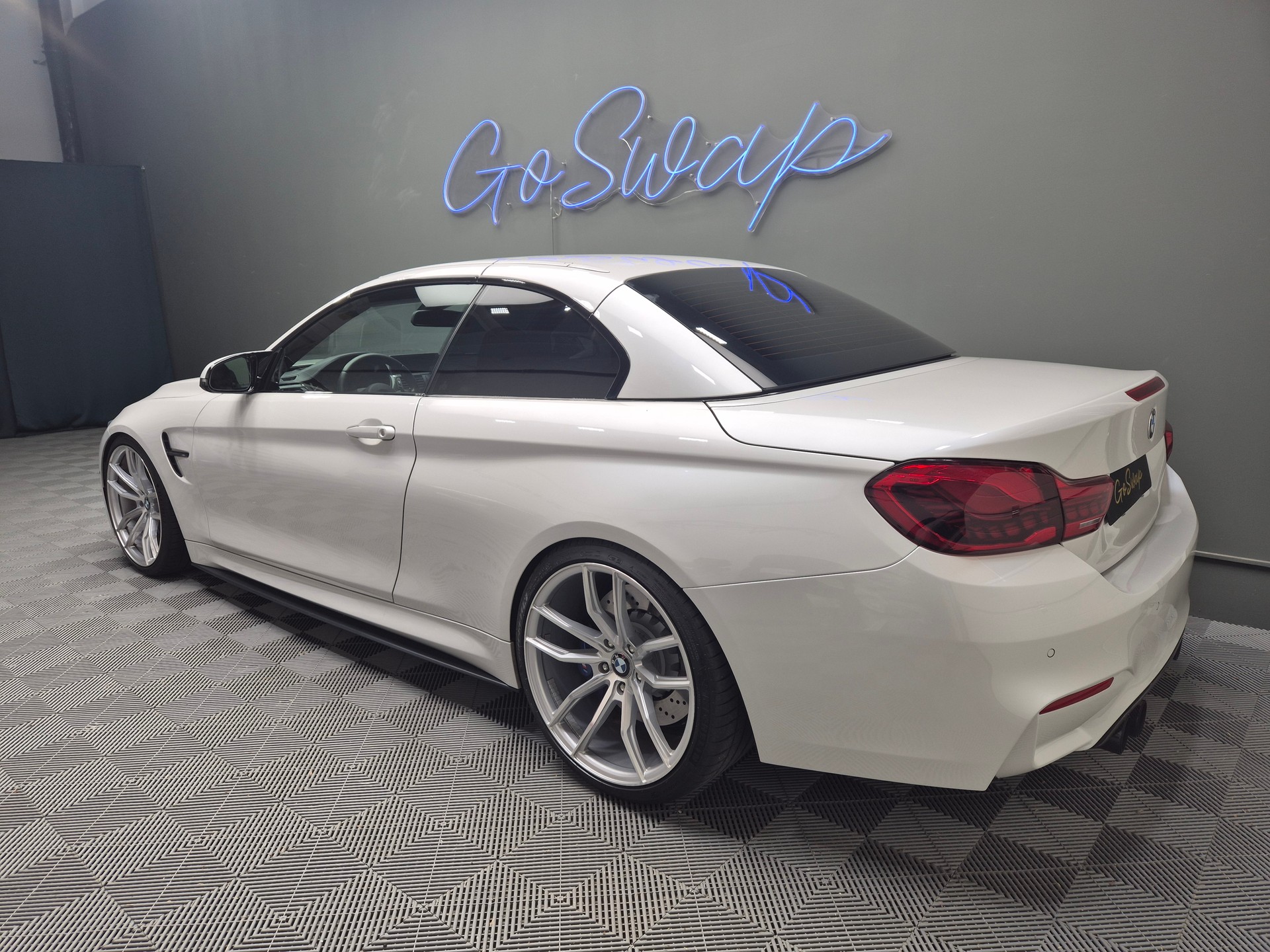 BMW M4 Cabriolet DKG-image-9