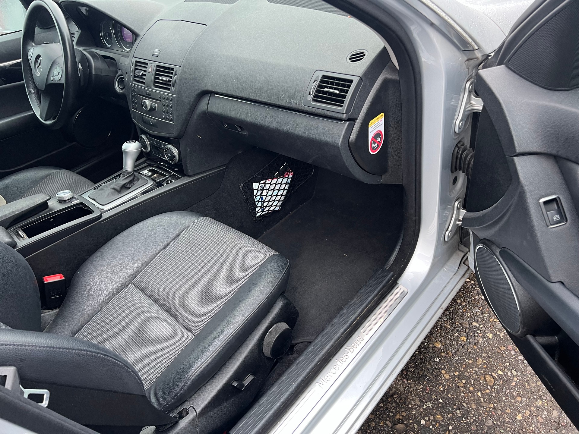 MERCEDES-BENZ C 220-image-7