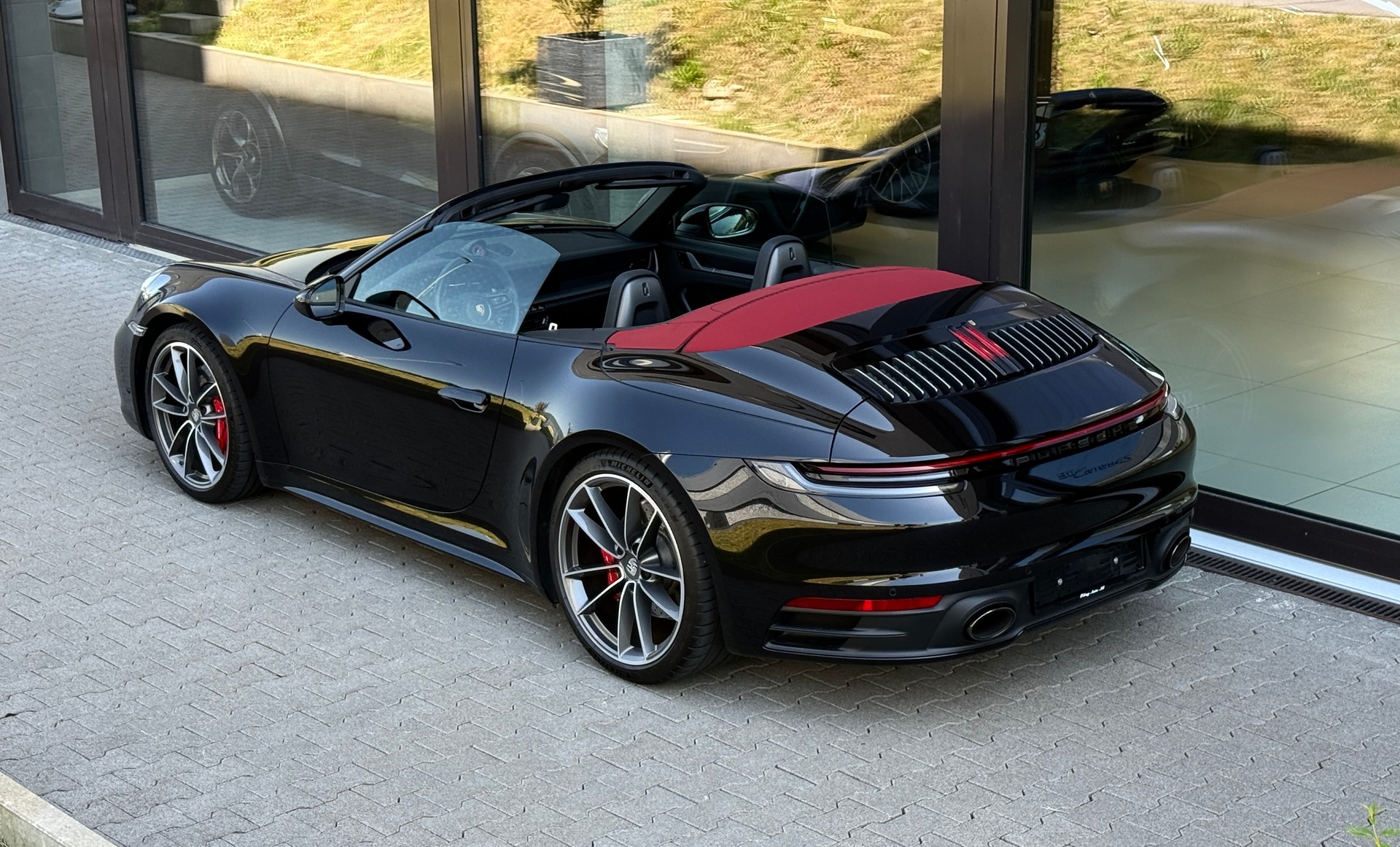 PORSCHE 911 Carrera 4S Cabriolet PDK ***CH-Porsche***Inkl. 1 Jahr All-In Garantie***Neuwertig***-image-37
