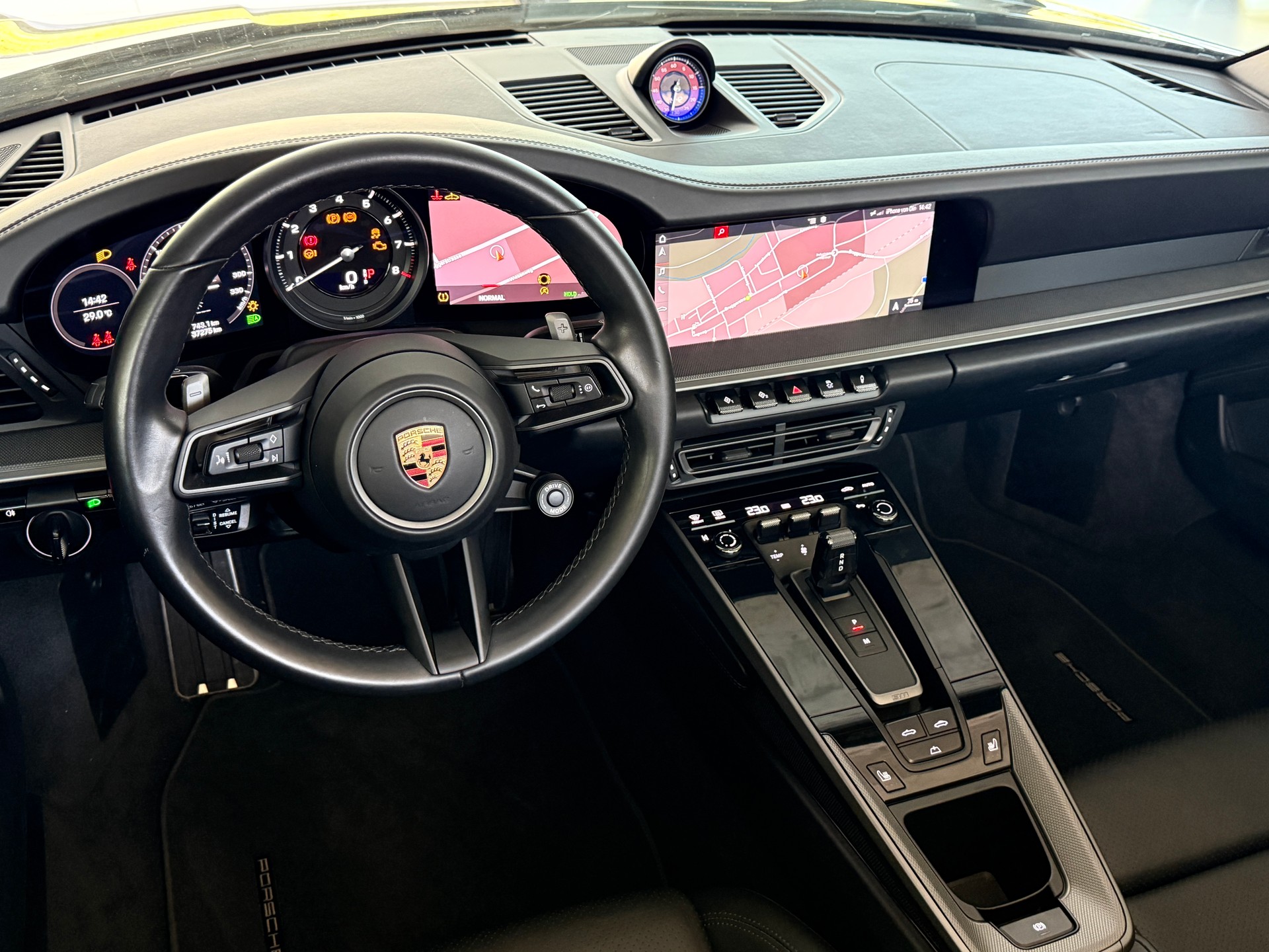 PORSCHE 911 Carrera 4S Cabriolet PDK ***CH-Porsche***Inkl. 1 Jahr All-In Garantie***Neuwertig***-image-17