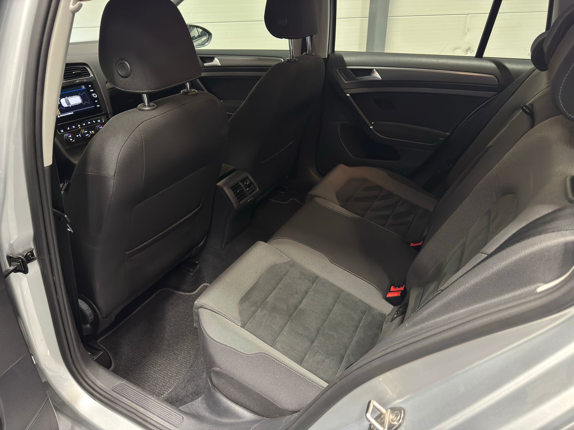 VW Golf VII Variant 1.5 TSI BlueM Comfortline-image-9