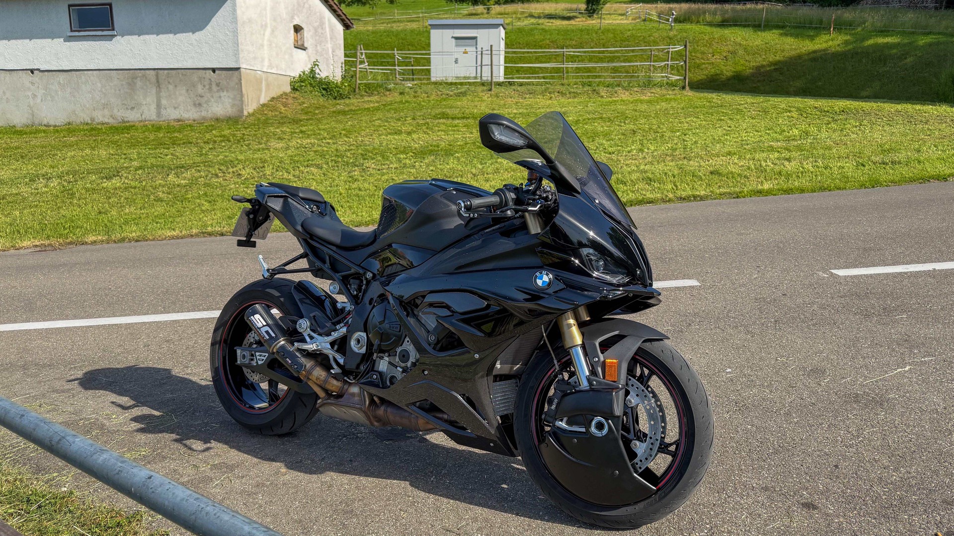 BMW S 1000 RR-image-0