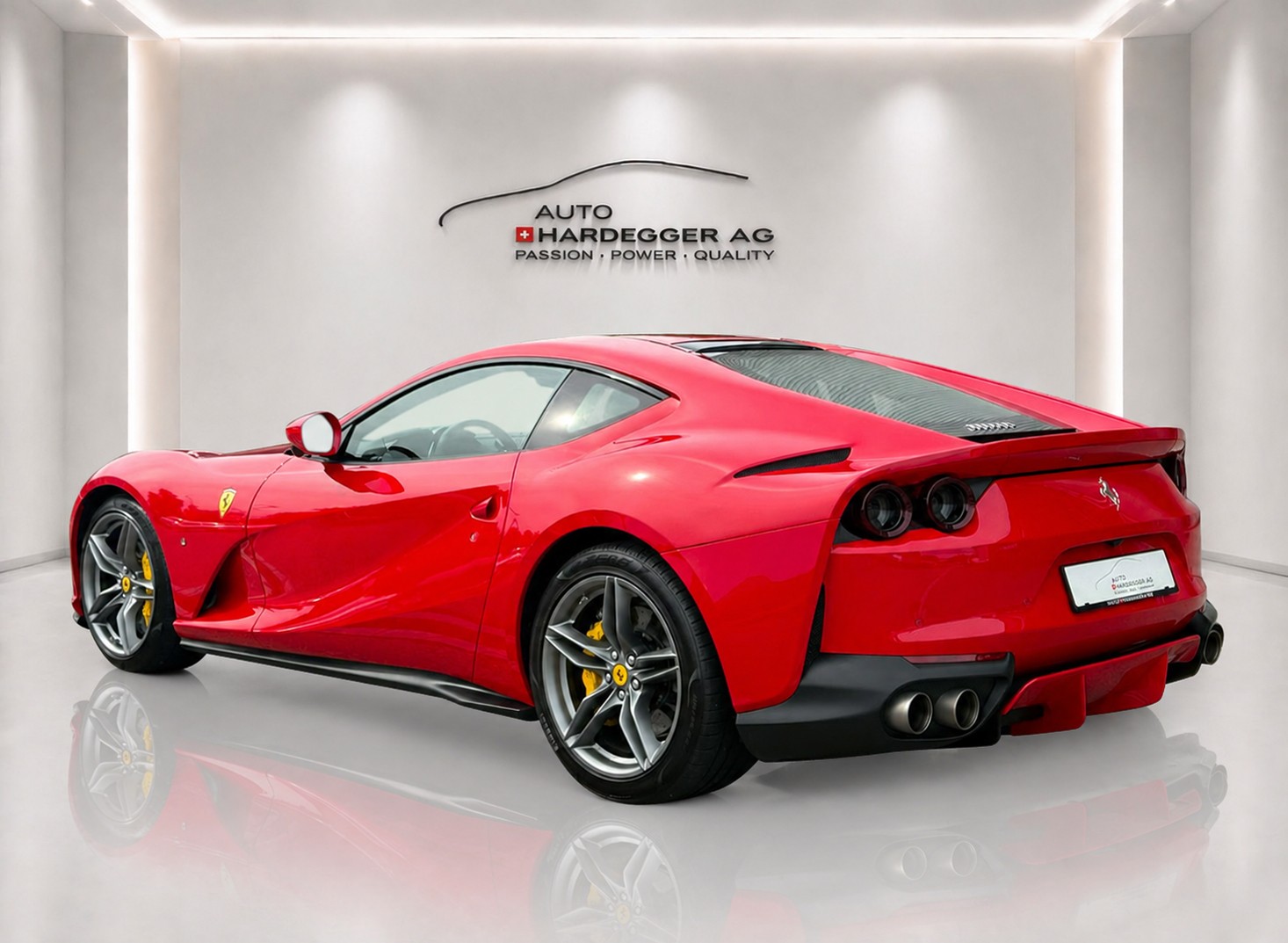 FERRARI 812 Superfast-image-5
