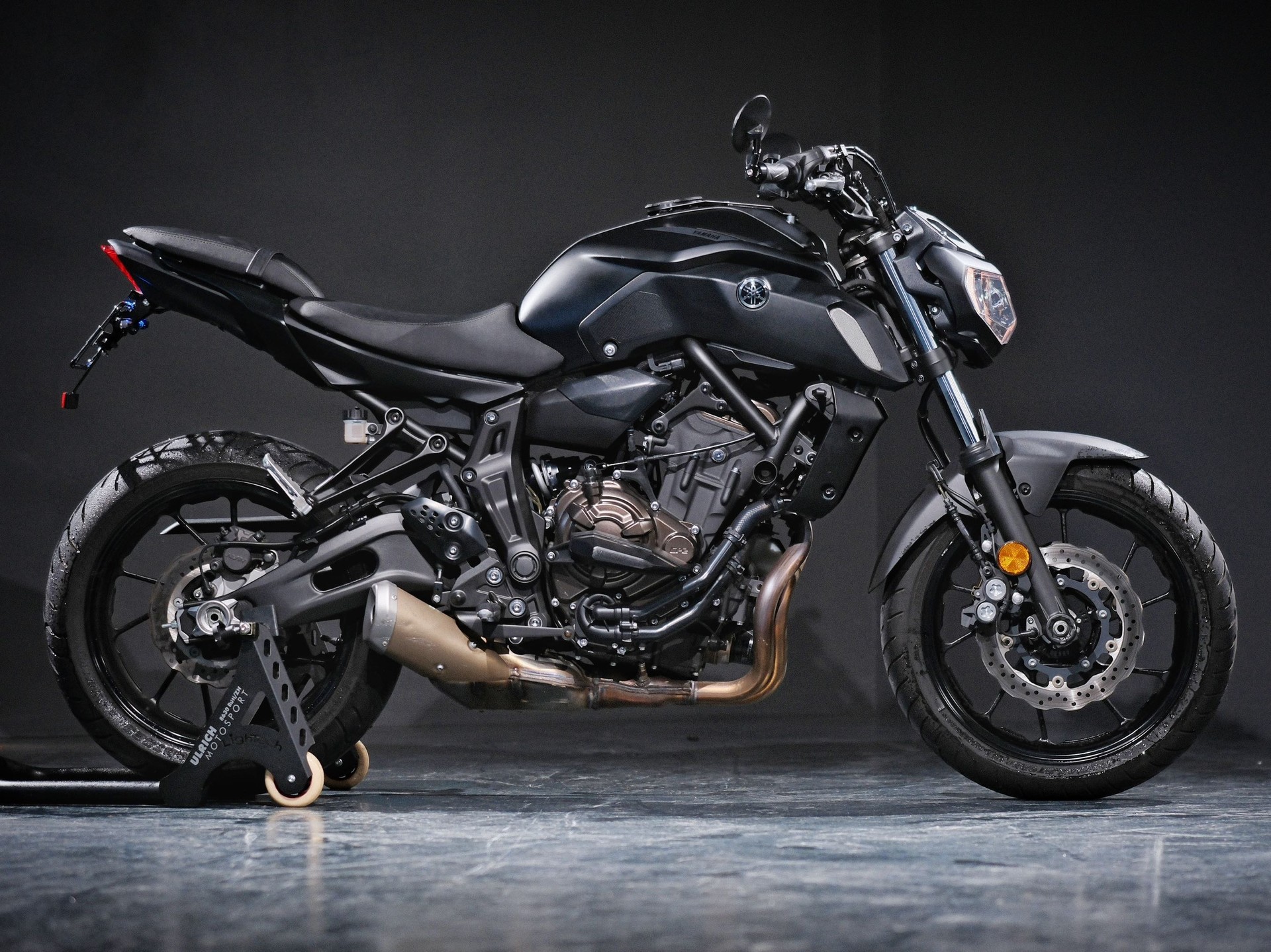 YAMAHA MT-07 ABS-showroom-element-1