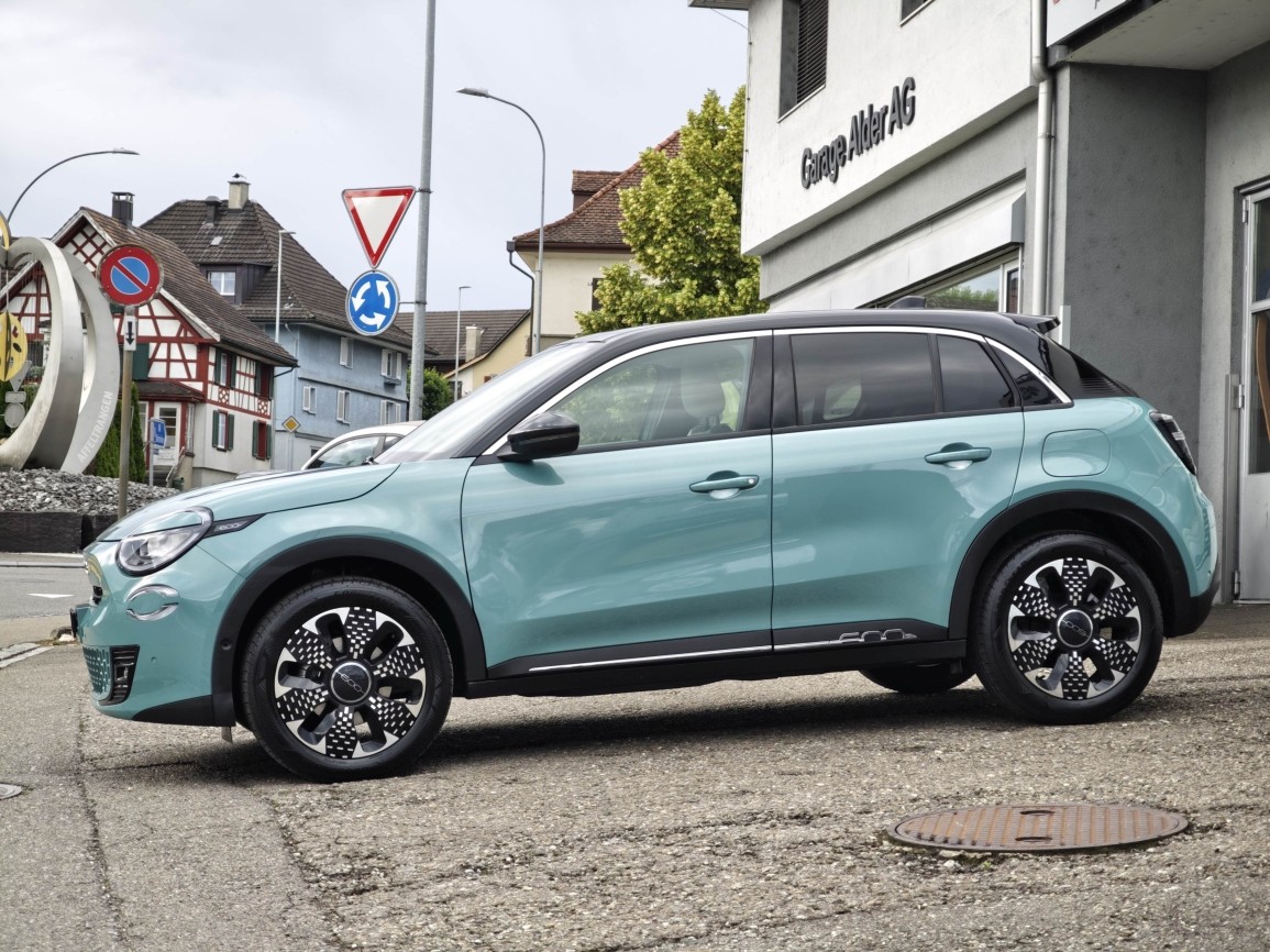 FIAT 600 1.2 Hybrid 145 La Prima
