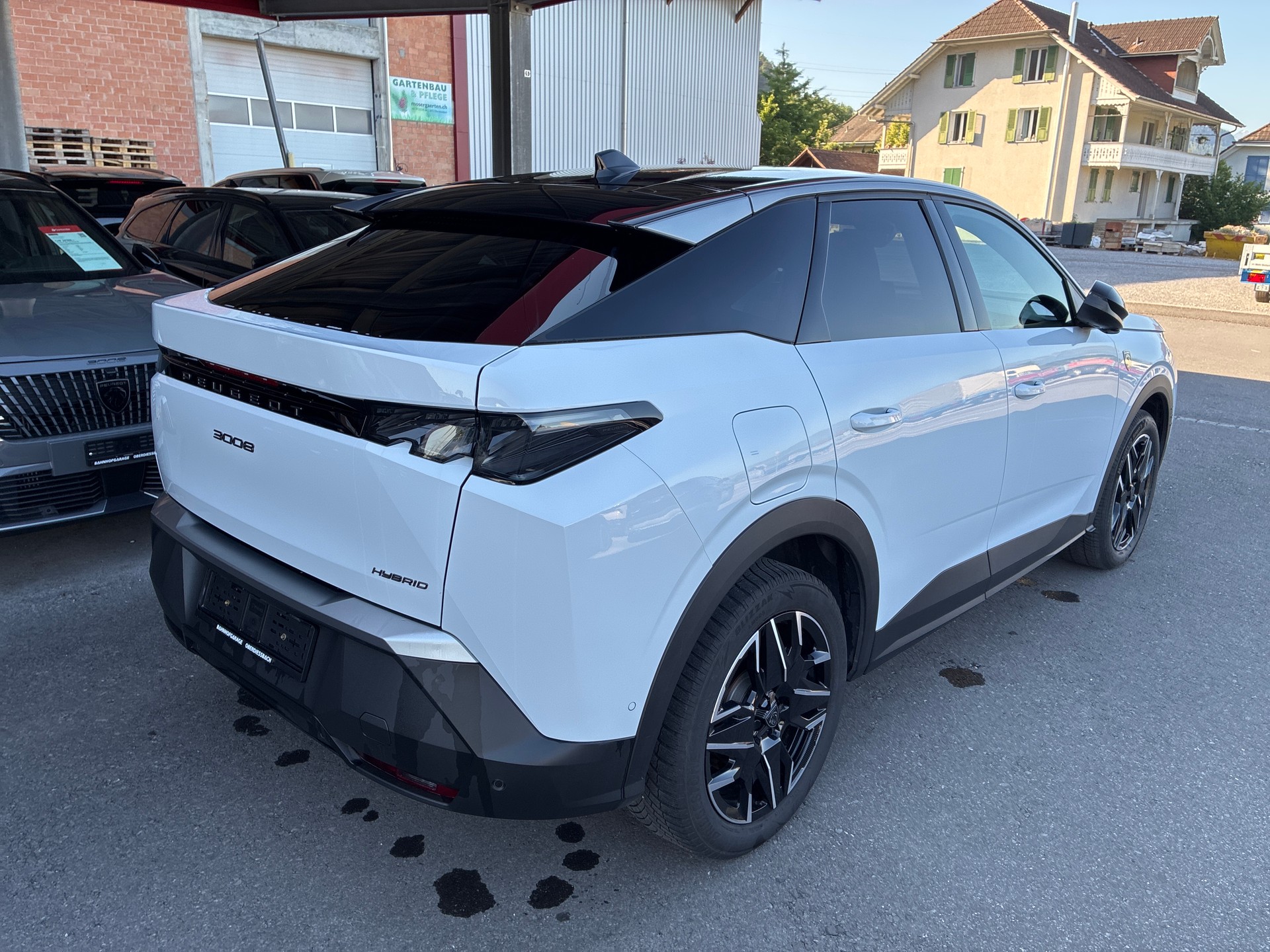 PEUGEOT 3008 145 e-DCS6 Hybrid GT-showroom-element-3