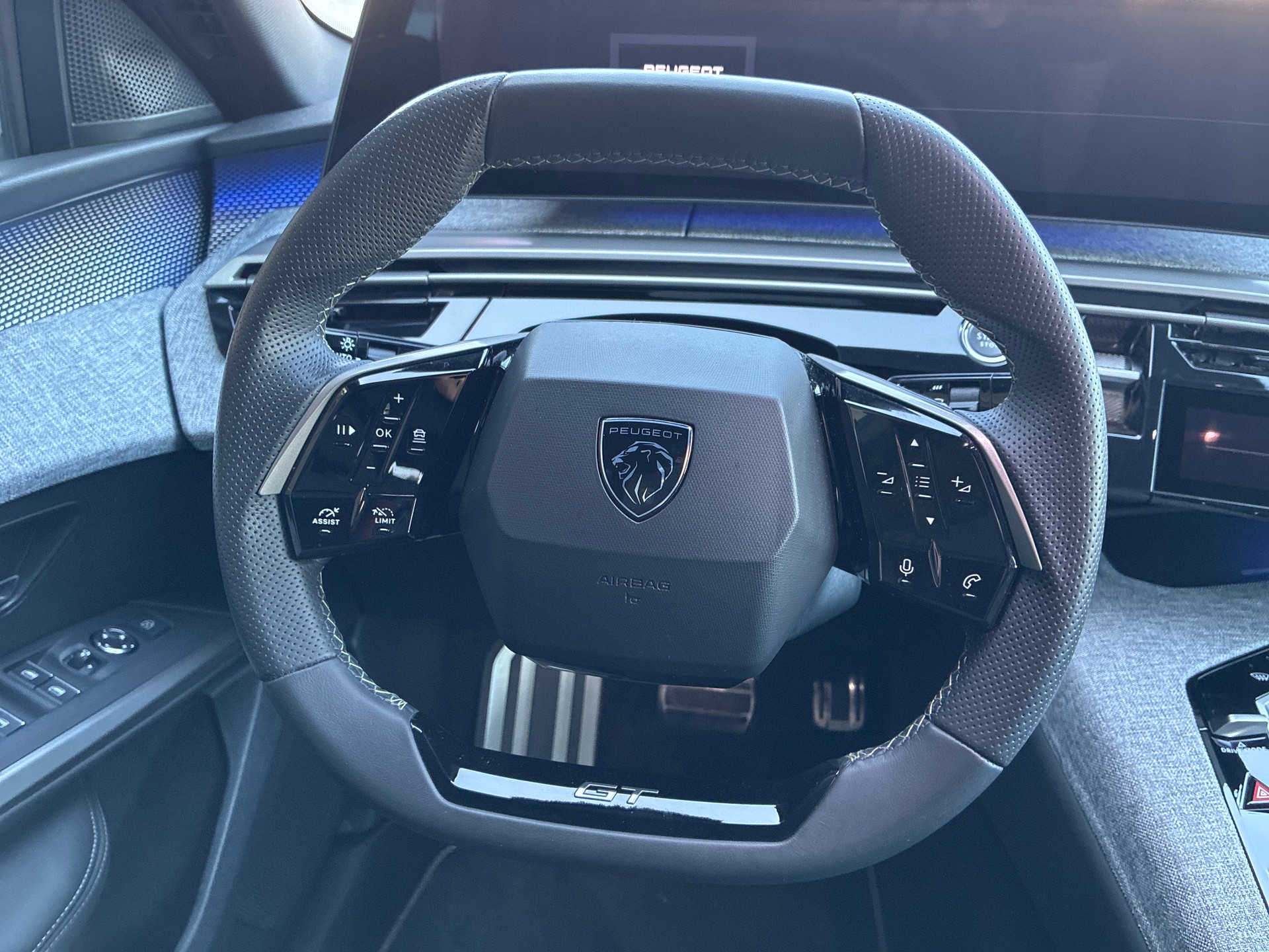 PEUGEOT 3008 145 e-DCS6 Hybrid GT-image-9