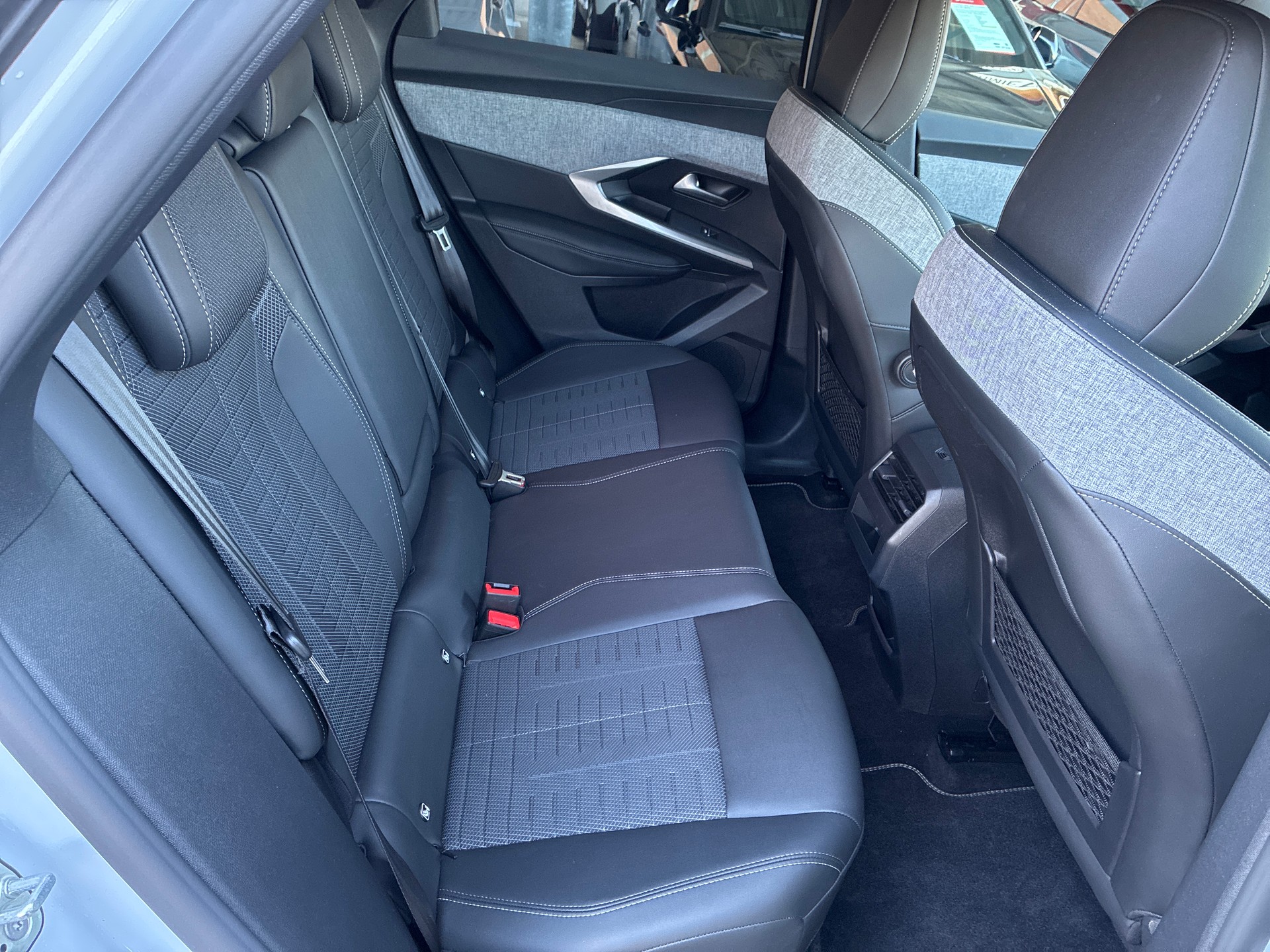 PEUGEOT 3008 145 e-DCS6 Hybrid GT-image-7