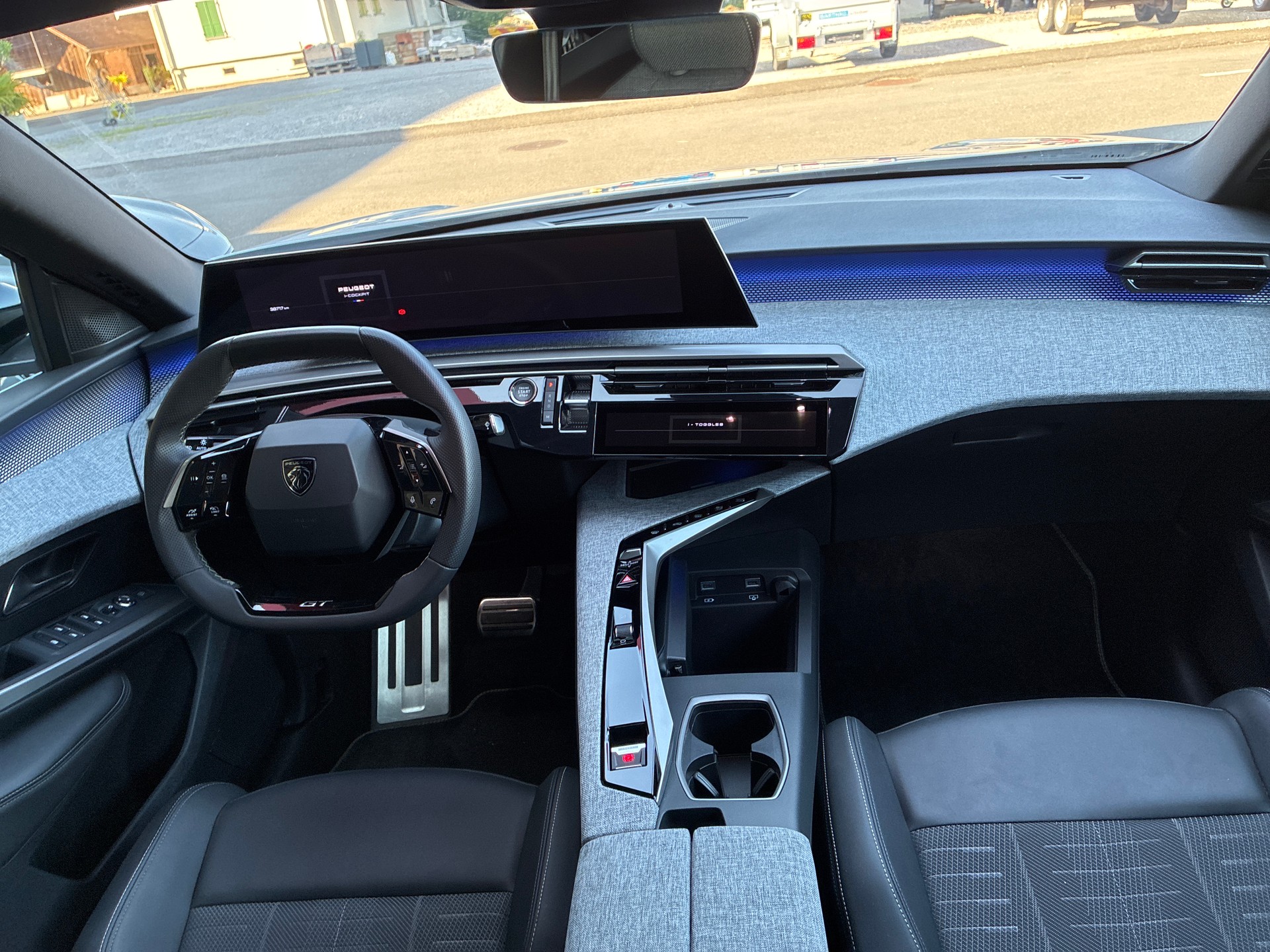 PEUGEOT 3008 145 e-DCS6 Hybrid GT-image-8