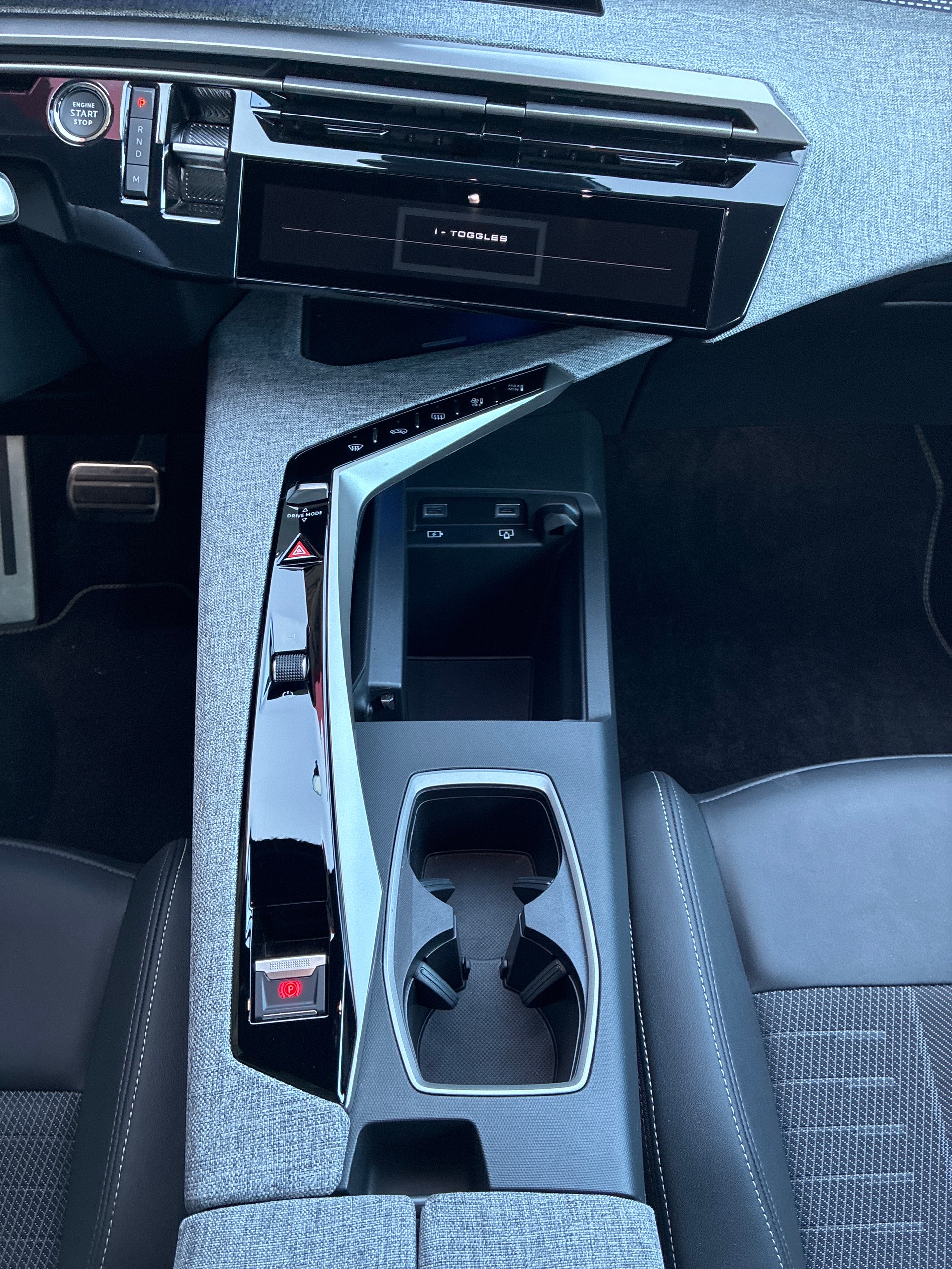 PEUGEOT 3008 145 e-DCS6 Hybrid GT-image-10