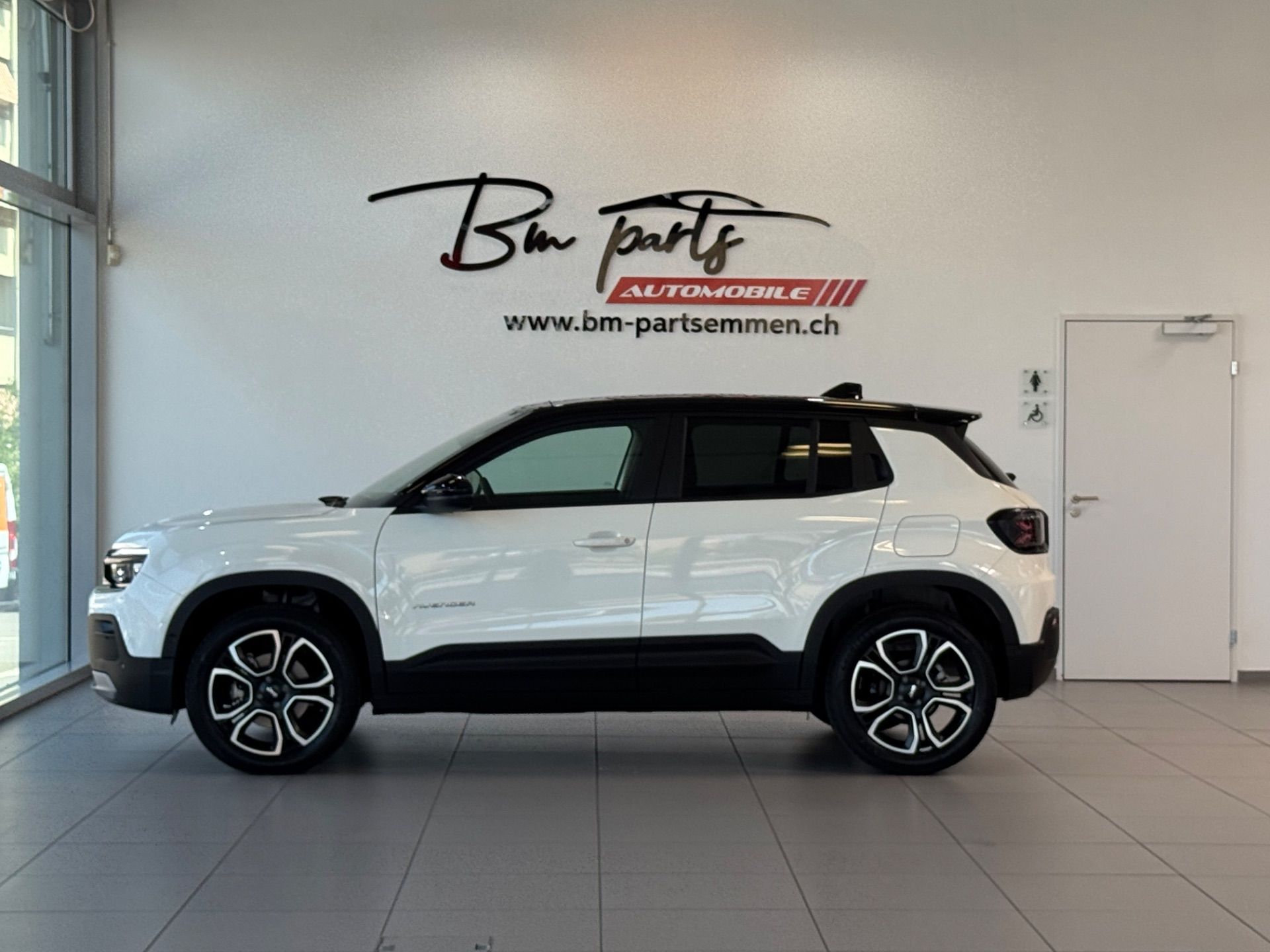 JEEP Avenger 1.2 Turbo MHEV Summit Sky-showroom-element-2