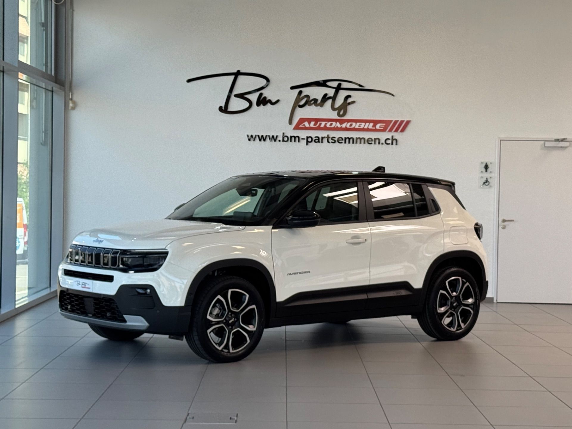 JEEP Avenger 1.2 Turbo MHEV Summit Sky-showroom-element-1