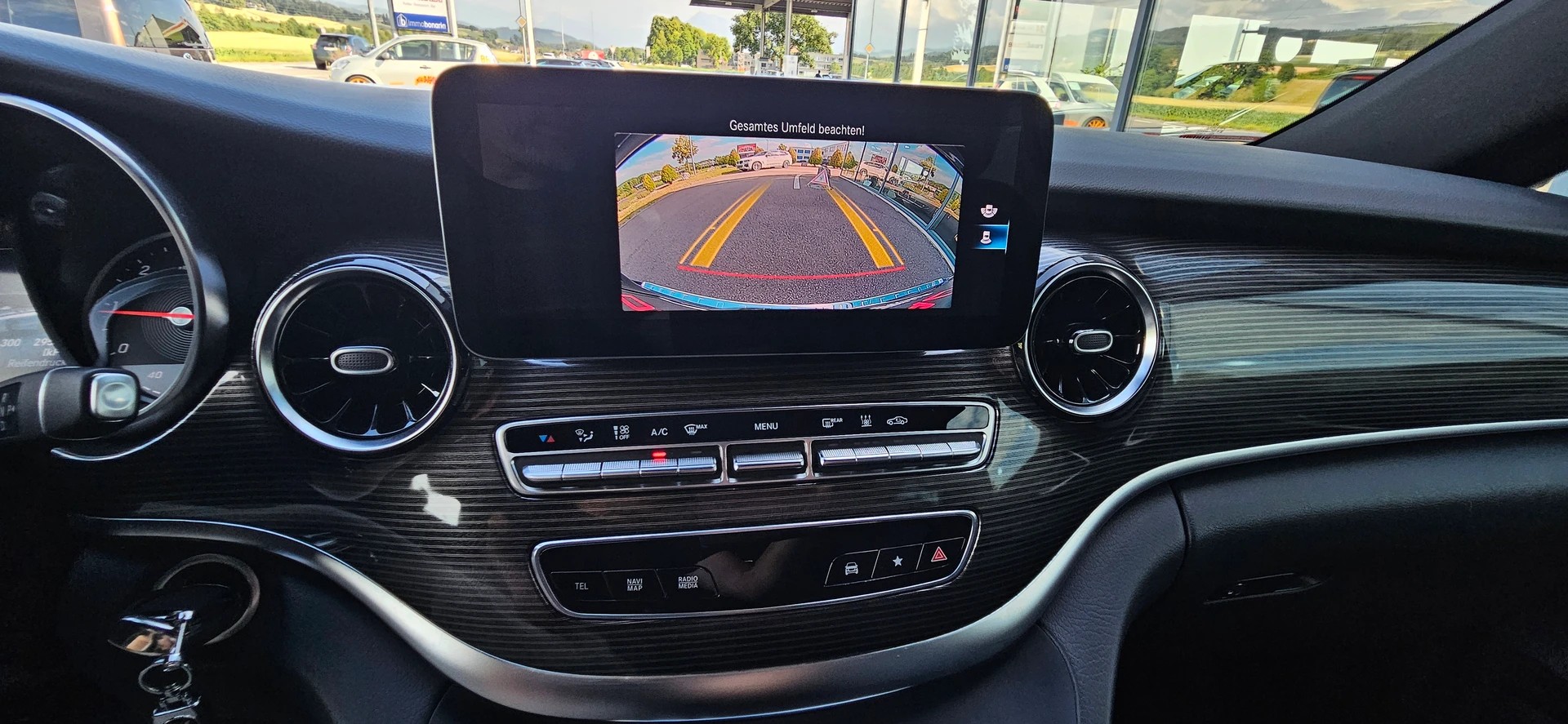 MERCEDES-BENZ Avantgarde lang | 8 Sitze - Liegpaket | Distronic | 360° |-image-9