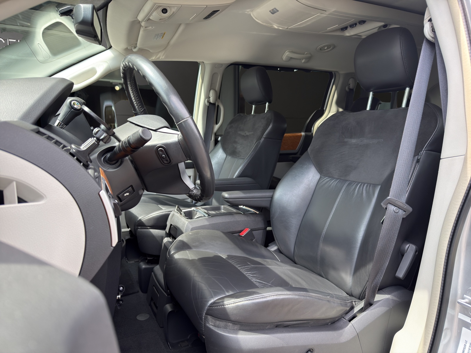 CHRYSLER Grand Voyager 3.8 Limited Automatic-image-7